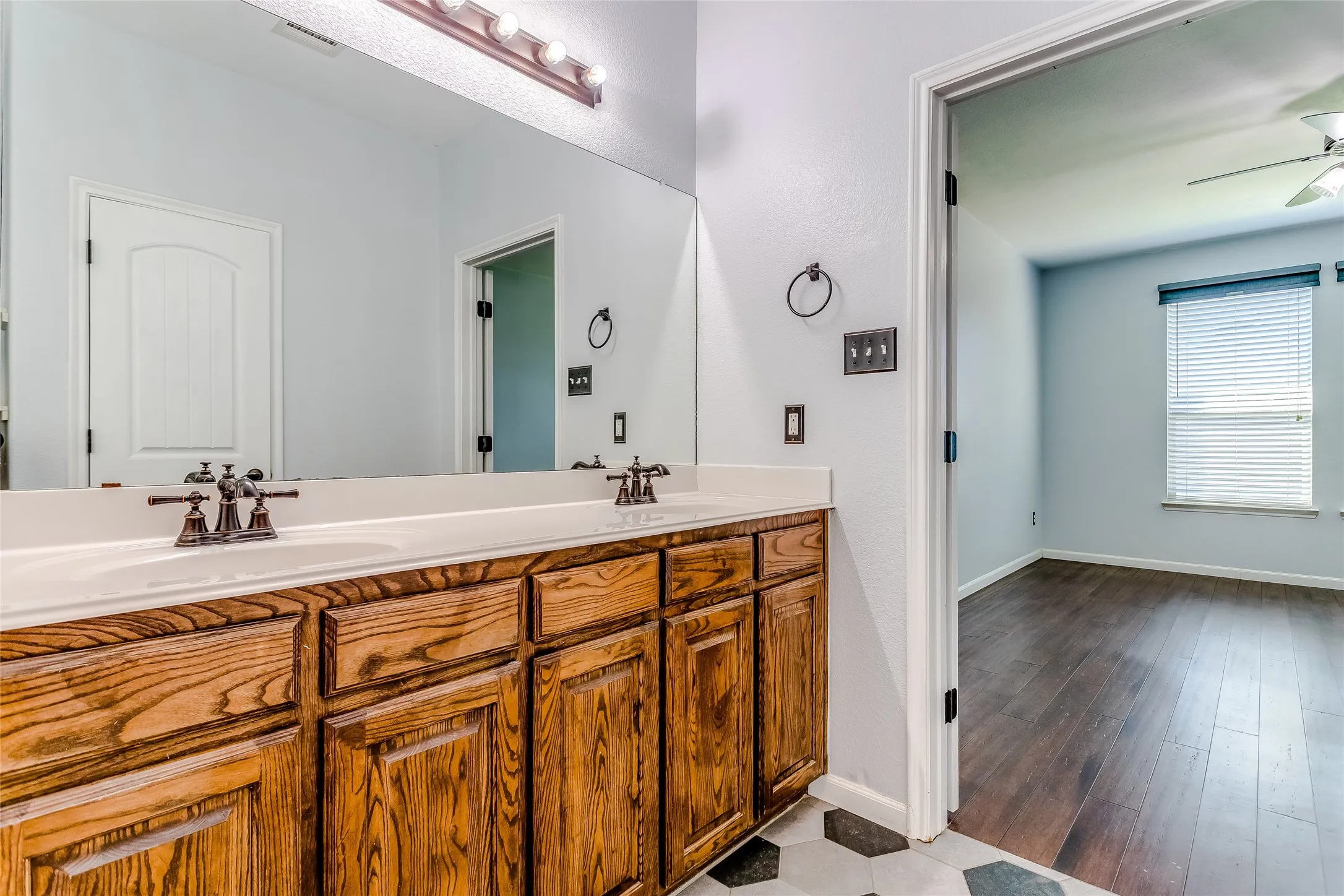Single Family Residence For Sale in Kaufman County , 2007 Brazoria Drive, Forney, Texas 75126, 4 Bedroom, 3 Bathroom, 2 Garage spaces, 2,584 Sqft, built in 2011, mls#21208120, Real Estate Agent in Forney, Homes For Sale in Kaufman county, Homes For Sale in Forney, Realtor in Forney Texas, Real Estate Brokerage Independent Realty Texas, Luminita Cordes Realtor