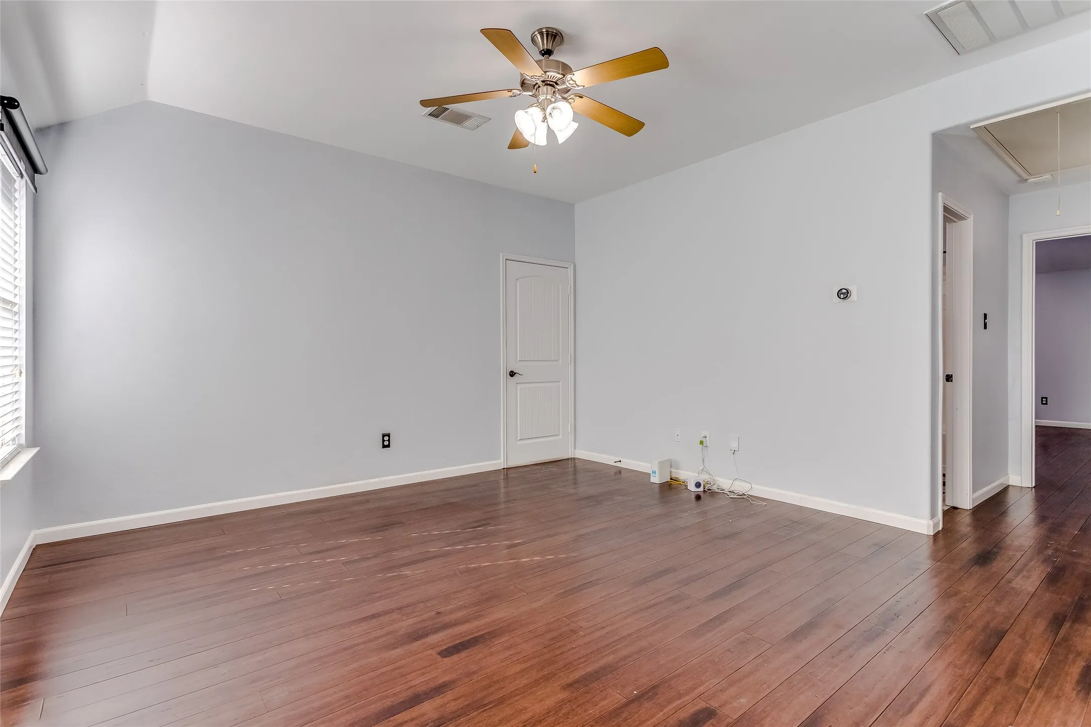 Single Family Residence For Sale in Kaufman County , 2007 Brazoria Drive, Forney, Texas 75126, 4 Bedroom, 3 Bathroom, 2 Garage spaces, 2,584 Sqft, built in 2011, mls#21208120, Real Estate Agent in Forney, Homes For Sale in Kaufman county, Homes For Sale in Forney, Realtor in Forney Texas, Real Estate Brokerage Independent Realty Texas, Luminita Cordes Realtor