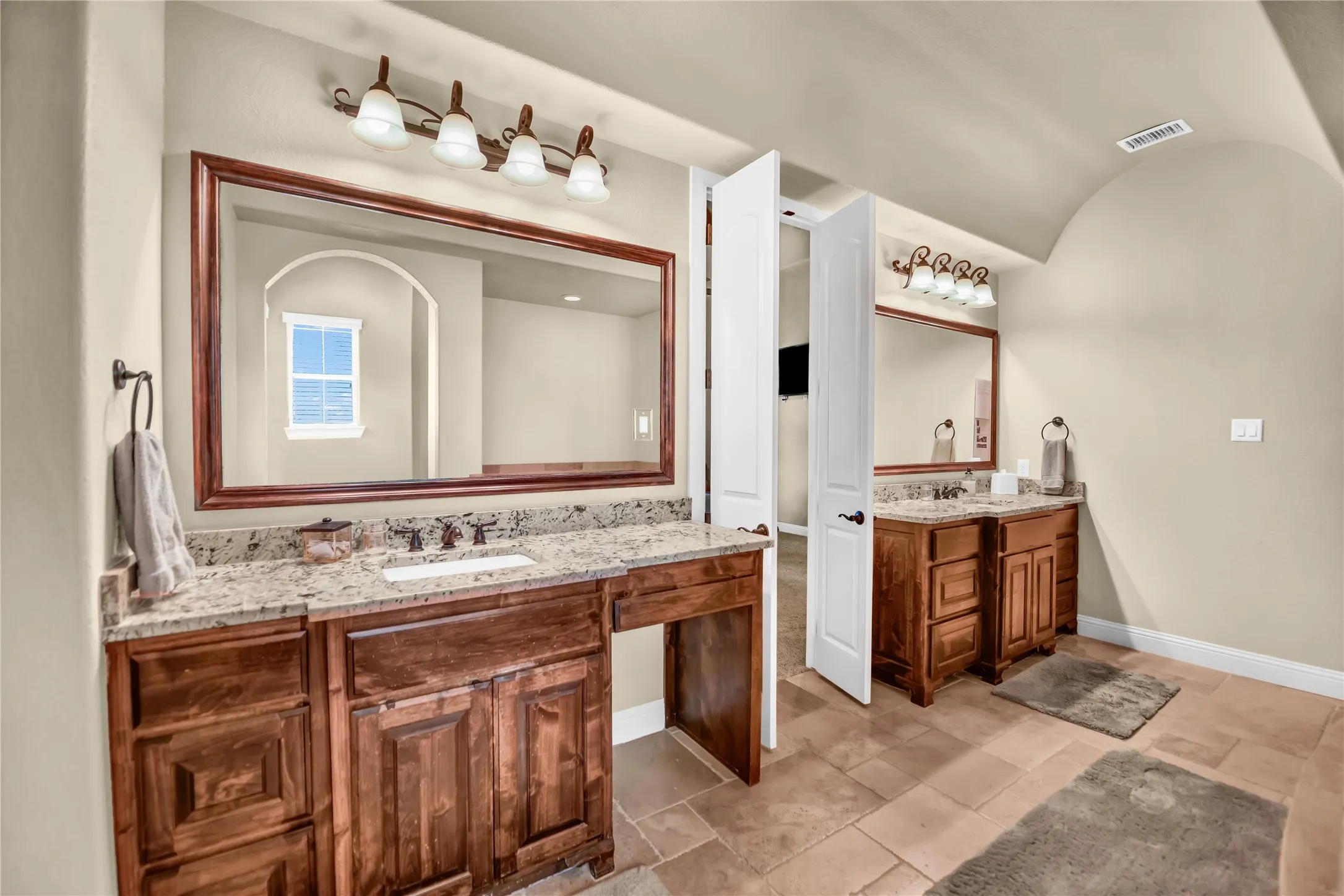 Single Family Residence For Sale in Parker County , 108 Buchanan Court, Aledo, Texas 76008, 4 Bedroom, 5 Bathroom, 3 Garage spaces, 4,686 Sqft, built in 2015, Price $1,459,000, mls#21207384, Real Estate Agent in Aledo, Homes For Sale in Parker county, Homes For Sale in Aledo, Realtor in Aledo Texas, Real Estate Brokerage Independent Realty Texas, Luminita Cordes Realtor