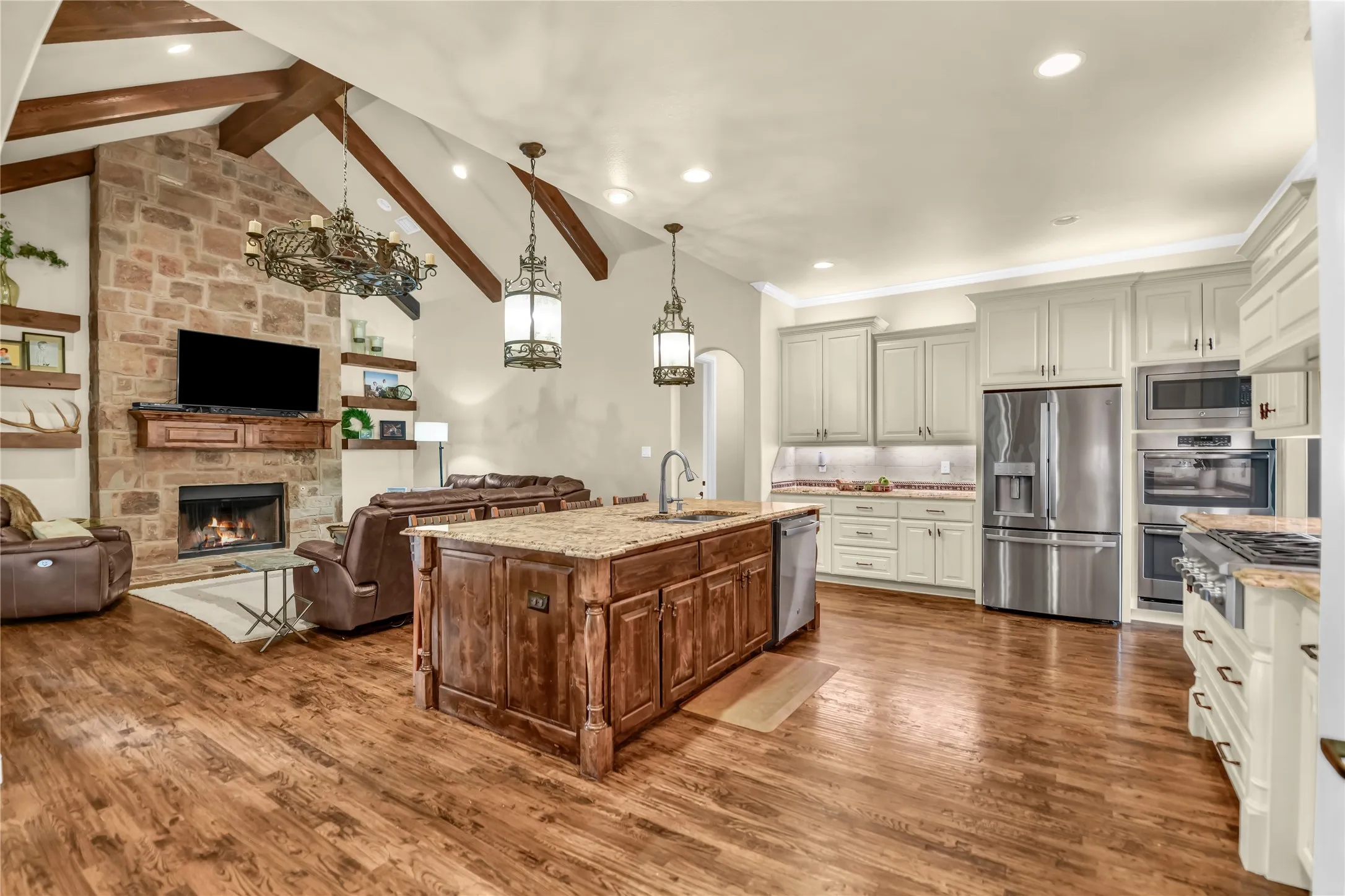 Single Family Residence For Sale in Parker County , 108 Buchanan Court, Aledo, Texas 76008, 4 Bedroom, 5 Bathroom, 3 Garage spaces, 4,686 Sqft, built in 2015, Price $1,459,000, mls#21207384, Real Estate Agent in Aledo, Homes For Sale in Parker county, Homes For Sale in Aledo, Realtor in Aledo Texas, Real Estate Brokerage Independent Realty Texas, Luminita Cordes Realtor