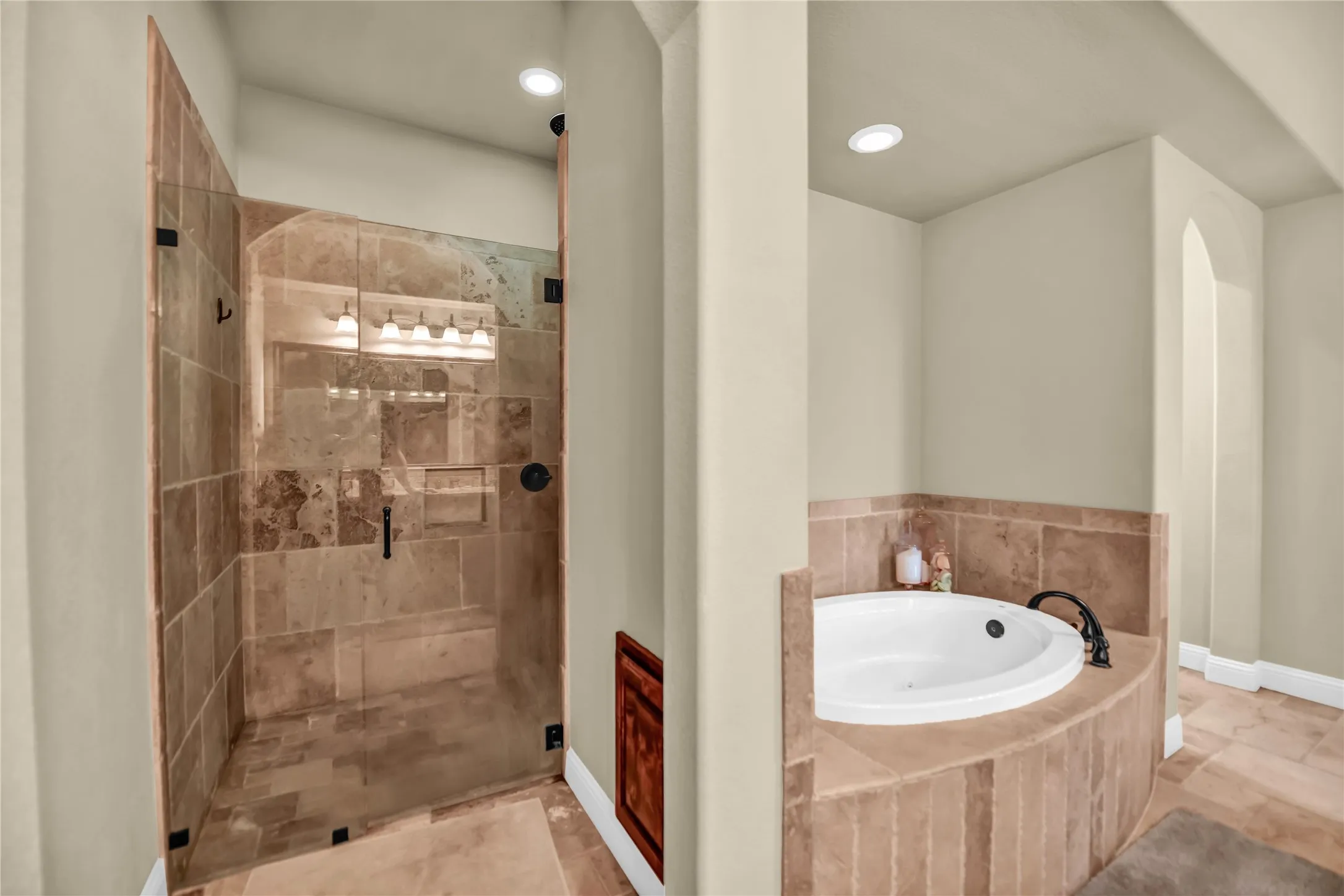Single Family Residence For Sale in Parker County , 108 Buchanan Court, Aledo, Texas 76008, 4 Bedroom, 5 Bathroom, 3 Garage spaces, 4,686 Sqft, built in 2015, Price $1,459,000, mls#21207384, Real Estate Agent in Aledo, Homes For Sale in Parker county, Homes For Sale in Aledo, Realtor in Aledo Texas, Real Estate Brokerage Independent Realty Texas, Luminita Cordes Realtor