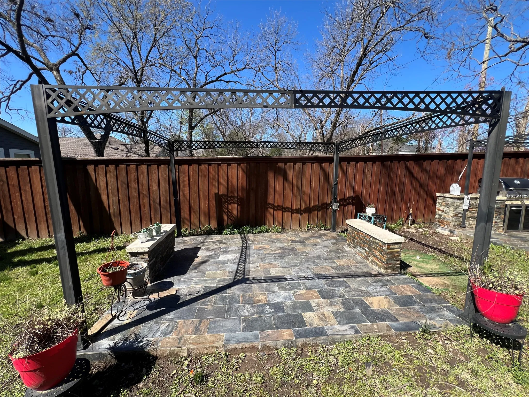 Single Family Residence For Sale in Grayson County , 533 E Sears Street, Denison, Texas 75021, 3 Bedroom, 1 Bathroom, Garage spaces, 1,303 Sqft, built in 1950, Preowned, mls#21206951, Real Estate Agent in Denison, Homes For Sale in Grayson county, Homes For Sale in Denison, Realtor in Denison Texas, Real Estate Brokerage Independent Realty Texas, Luminita Cordes Realtor