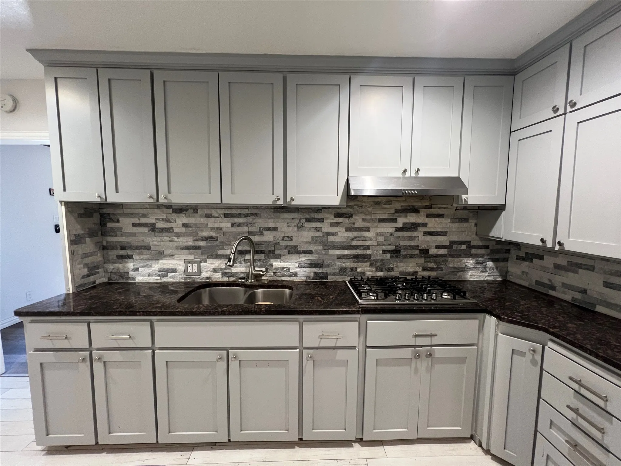 Single Family Residence For Sale in Grayson County , 533 E Sears Street, Denison, Texas 75021, 3 Bedroom, 1 Bathroom, Garage spaces, 1,303 Sqft, built in 1950, Preowned, mls#21206951, Real Estate Agent in Denison, Homes For Sale in Grayson county, Homes For Sale in Denison, Realtor in Denison Texas, Real Estate Brokerage Independent Realty Texas, Luminita Cordes Realtor