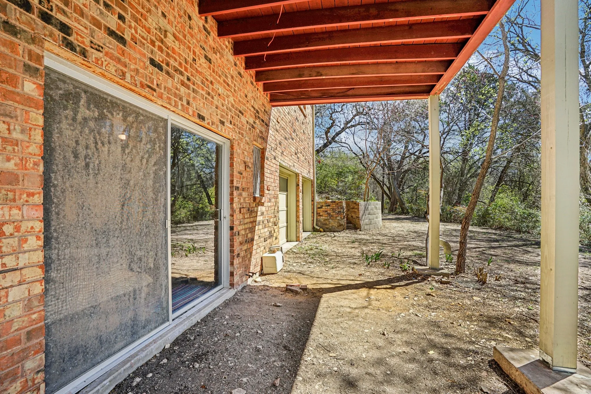 Single Family Residence For Sale in Dallas County , 1215 Hill City Drive, Duncanville, Texas 75116, 4 Bedroom, 3 Bathroom, 2 Garage spaces, 4,320 Sqft, built in 1971, mls#21208185, Real Estate Agent in Duncanville, Homes For Sale in Dallas county, Homes For Sale in Duncanville, Realtor in Duncanville Texas, Real Estate Brokerage Independent Realty Texas, Luminita Cordes Realtor