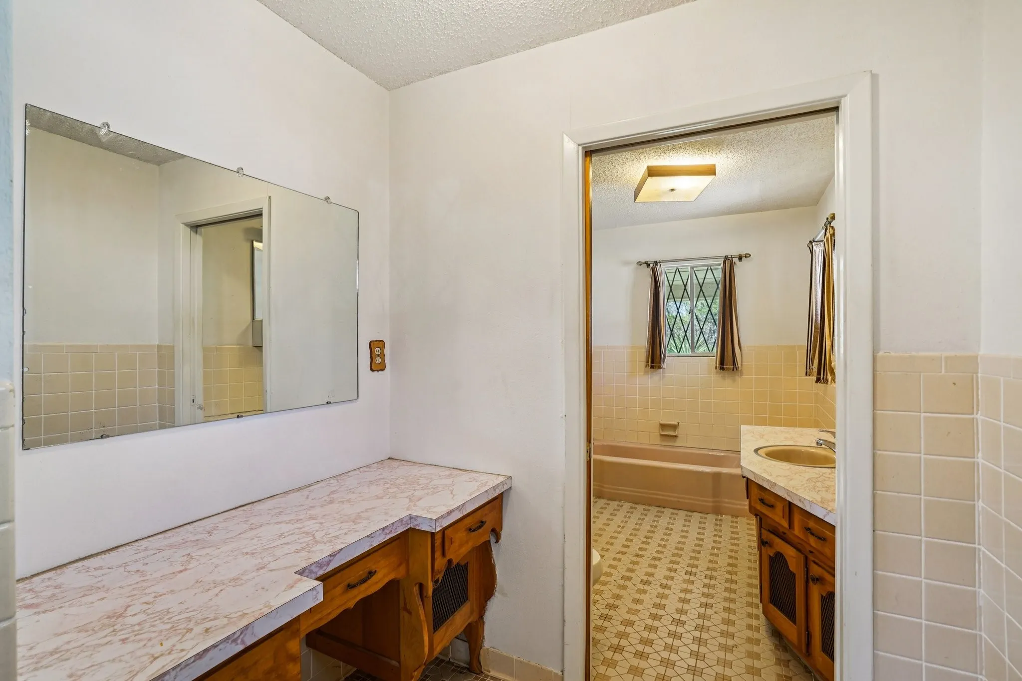 Single Family Residence For Sale in Dallas County , 1215 Hill City Drive, Duncanville, Texas 75116, 4 Bedroom, 3 Bathroom, 2 Garage spaces, 4,320 Sqft, built in 1971, mls#21208185, Real Estate Agent in Duncanville, Homes For Sale in Dallas county, Homes For Sale in Duncanville, Realtor in Duncanville Texas, Real Estate Brokerage Independent Realty Texas, Luminita Cordes Realtor