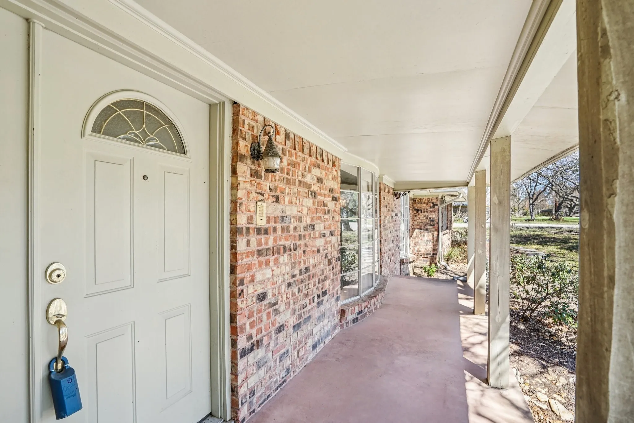 Single Family Residence For Sale in Dallas County , 1215 Hill City Drive, Duncanville, Texas 75116, 4 Bedroom, 3 Bathroom, 2 Garage spaces, 4,320 Sqft, built in 1971, mls#21208185, Real Estate Agent in Duncanville, Homes For Sale in Dallas county, Homes For Sale in Duncanville, Realtor in Duncanville Texas, Real Estate Brokerage Independent Realty Texas, Luminita Cordes Realtor