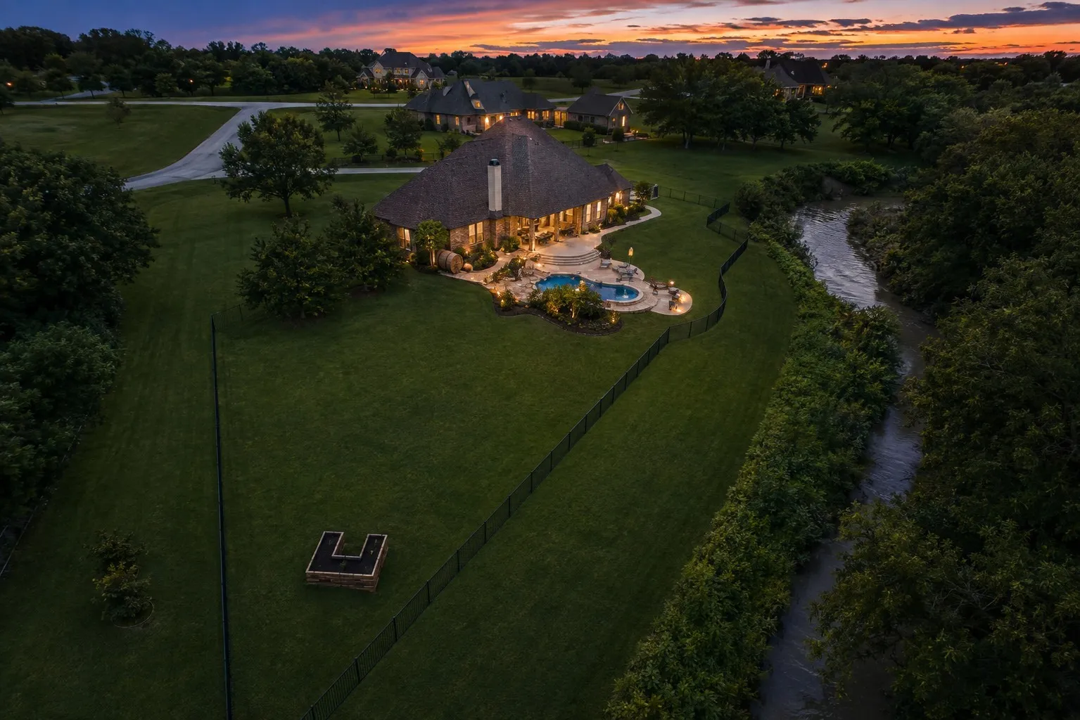 Single Family Residence For Sale in Rockwall County , 103 Fireside Court, Mclendon Chisholm, Texas 75032, 5 Bedroom, 4 Bathroom, 3 Garage spaces, 3,921 Sqft, built in 2005, mls#21198921, Real Estate Agent in Mclendon Chisholm, Homes For Sale in Rockwall county, Homes For Sale in Mclendon Chisholm, Realtor in Mclendon Chisholm Texas, Real Estate Brokerage Independent Realty Texas, Luminita Cordes Realtor