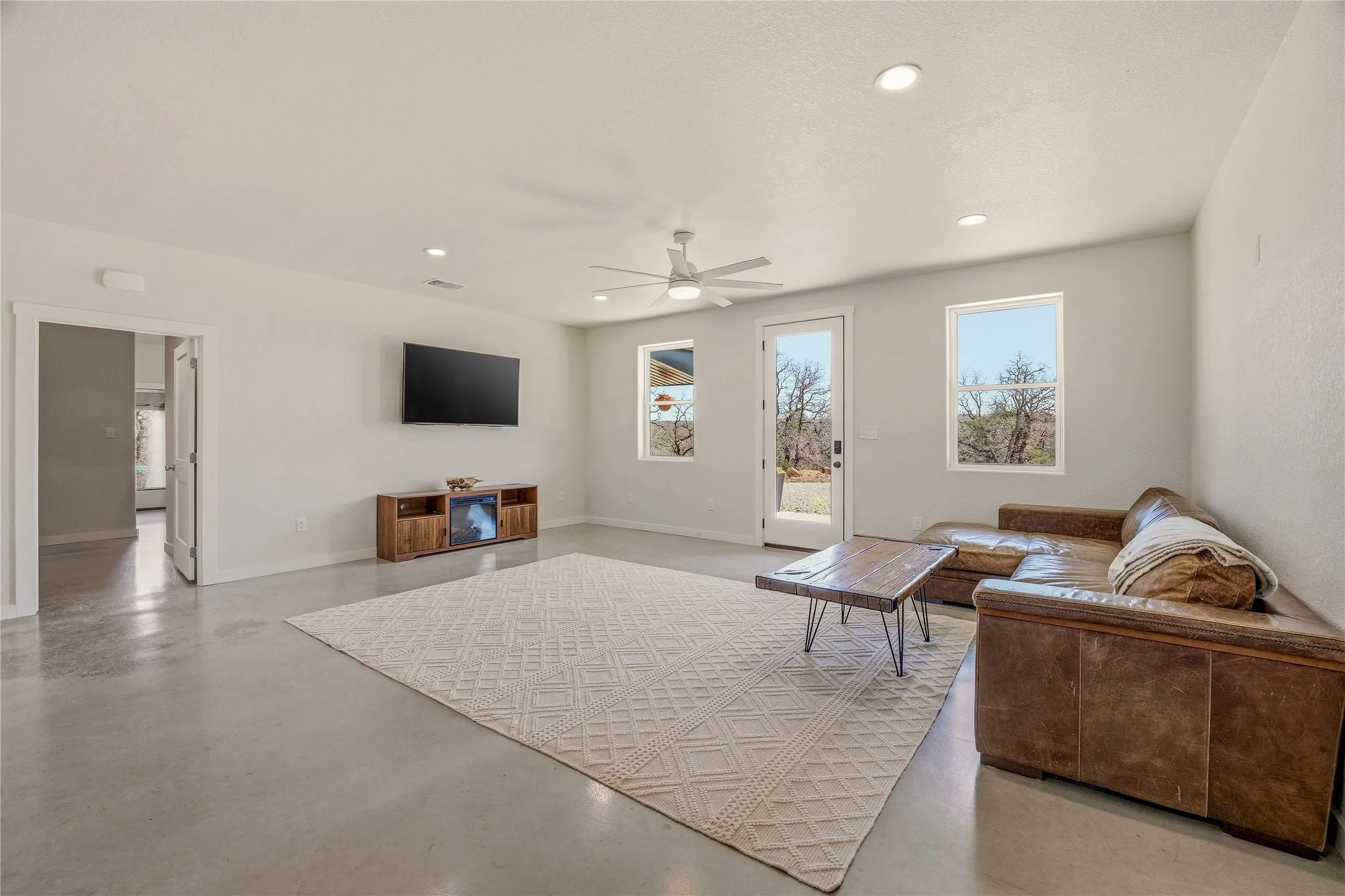 Single Family Residence For Sale in Palo Pinto County , 1525 N Bosley Road, Santo, Texas 76472, 4 Bedroom, 2 Bathroom, Garage spaces, 2,243 Sqft, built in 2024, Preowned, mls#21206367, Real Estate Agent in Santo, Homes For Sale in Palo Pinto county, Homes For Sale in Santo, Realtor in Santo Texas, Real Estate Brokerage Independent Realty Texas, Luminita Cordes Realtor