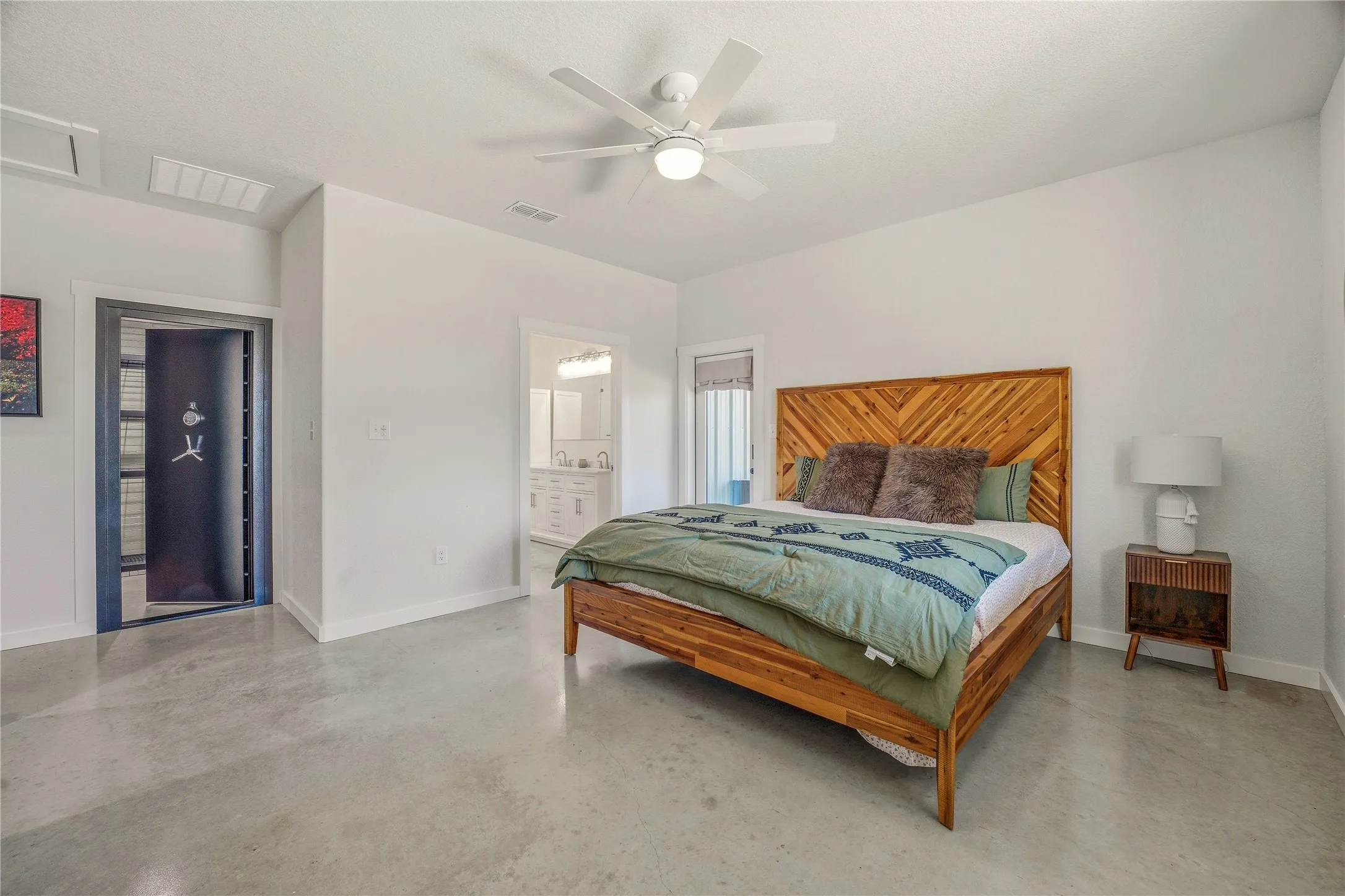 Single Family Residence For Sale in Palo Pinto County , 1525 N Bosley Road, Santo, Texas 76472, 4 Bedroom, 2 Bathroom, Garage spaces, 2,243 Sqft, built in 2024, Preowned, mls#21206367, Real Estate Agent in Santo, Homes For Sale in Palo Pinto county, Homes For Sale in Santo, Realtor in Santo Texas, Real Estate Brokerage Independent Realty Texas, Luminita Cordes Realtor