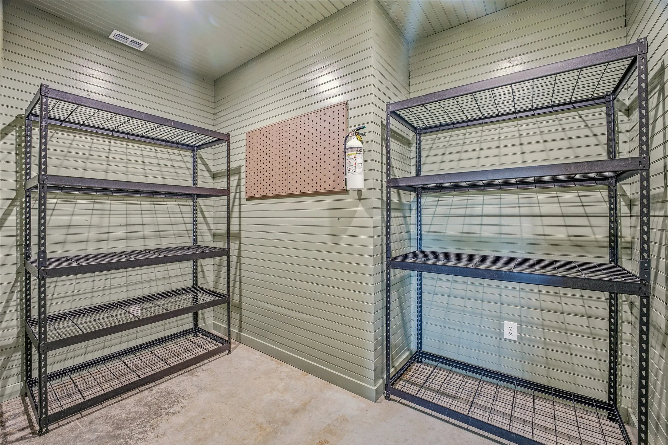 Single Family Residence For Sale in Palo Pinto County , 1525 N Bosley Road, Santo, Texas 76472, 4 Bedroom, 2 Bathroom, Garage spaces, 2,243 Sqft, built in 2024, Preowned, mls#21206367, Real Estate Agent in Santo, Homes For Sale in Palo Pinto county, Homes For Sale in Santo, Realtor in Santo Texas, Real Estate Brokerage Independent Realty Texas, Luminita Cordes Realtor