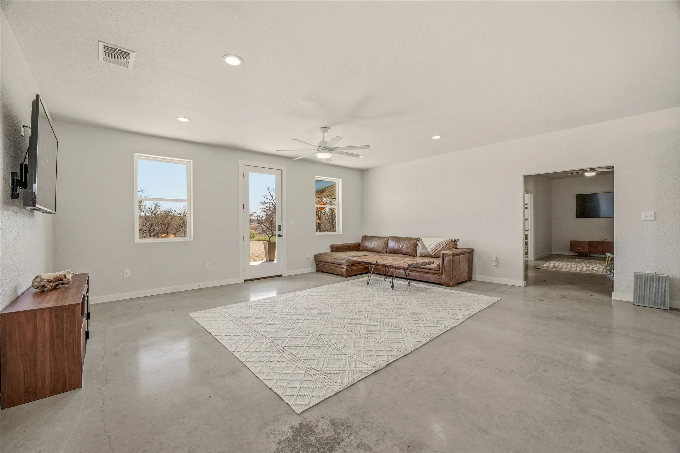 Single Family Residence For Sale in Palo Pinto County , 1525 N Bosley Road, Santo, Texas 76472, 4 Bedroom, 2 Bathroom, Garage spaces, 2,243 Sqft, built in 2024, Preowned, mls#21206367, Real Estate Agent in Santo, Homes For Sale in Palo Pinto county, Homes For Sale in Santo, Realtor in Santo Texas, Real Estate Brokerage Independent Realty Texas, Luminita Cordes Realtor