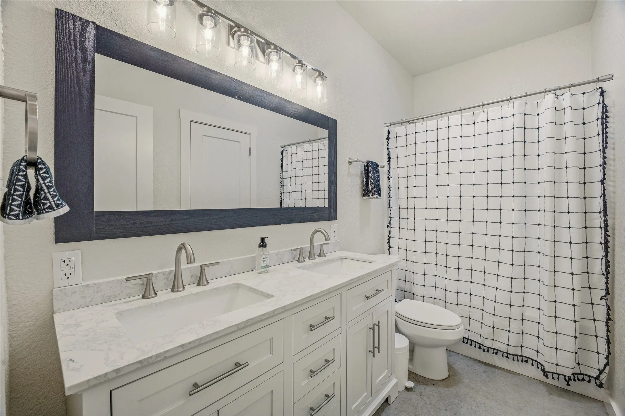 Single Family Residence For Sale in Palo Pinto County , 1525 N Bosley Road, Santo, Texas 76472, 4 Bedroom, 2 Bathroom, Garage spaces, 2,243 Sqft, built in 2024, Preowned, mls#21206367, Real Estate Agent in Santo, Homes For Sale in Palo Pinto county, Homes For Sale in Santo, Realtor in Santo Texas, Real Estate Brokerage Independent Realty Texas, Luminita Cordes Realtor