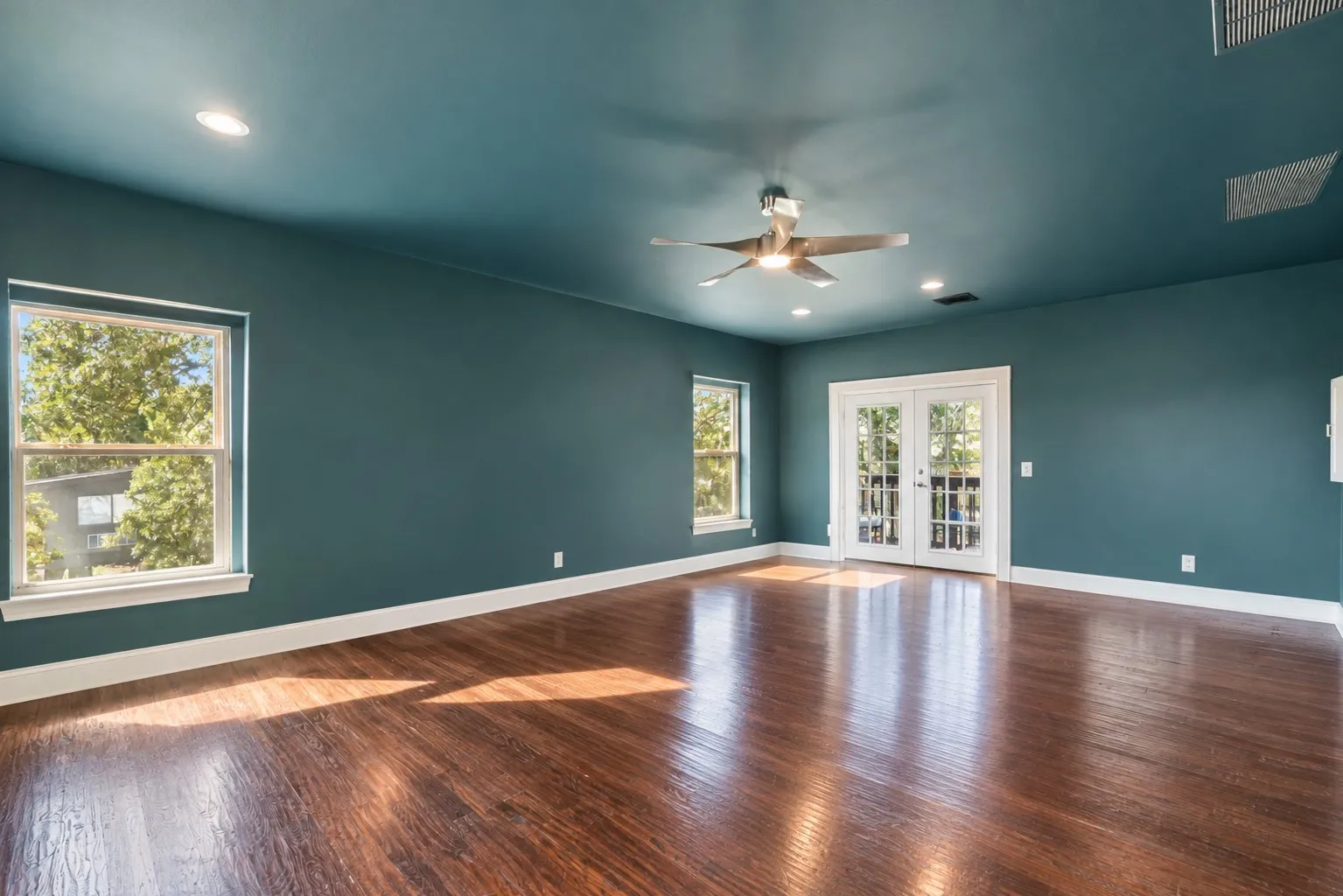 Upstairs Primary Suite