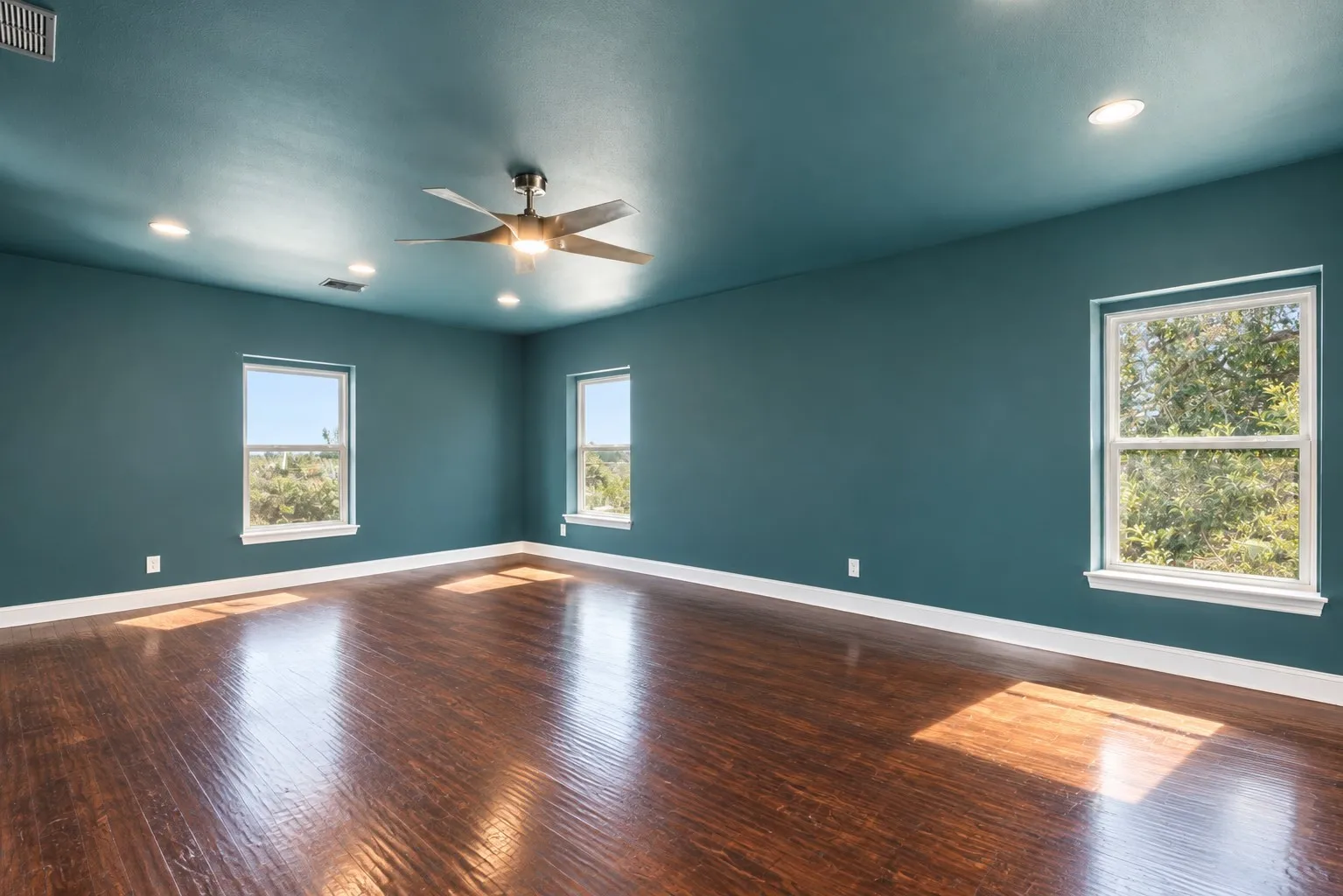 Upstairs Primary Suite
