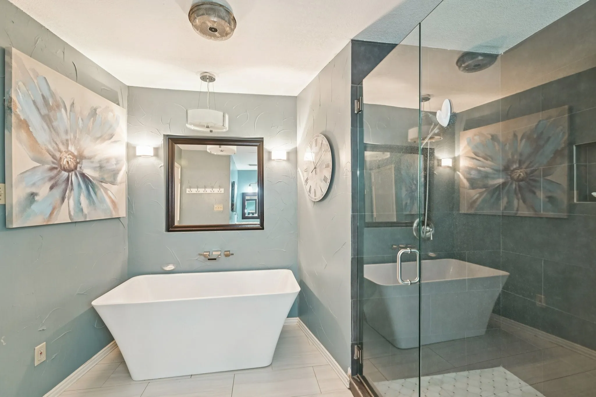 Downstairs Primary Suite