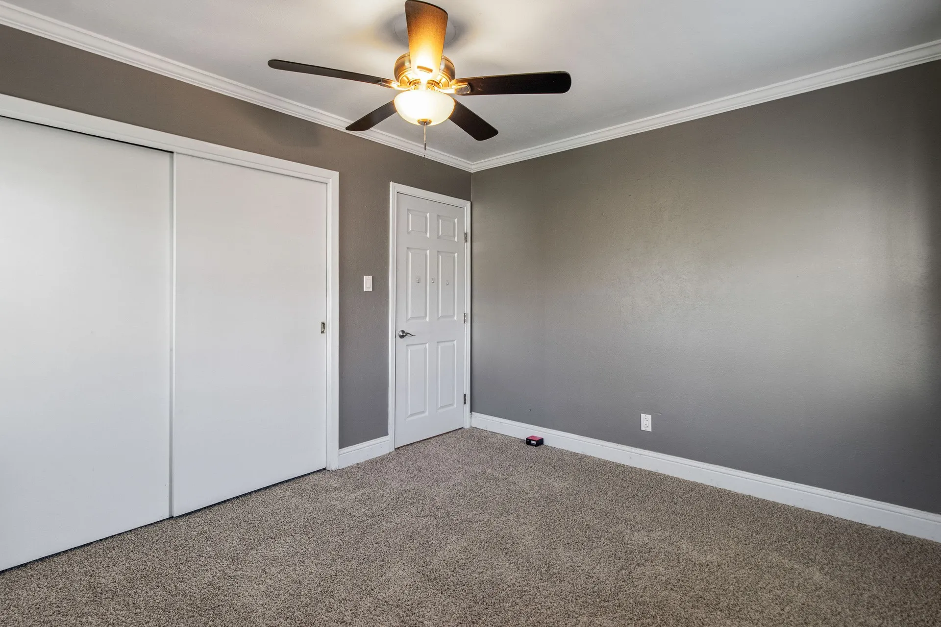 Single Family Residence For Sale in Tarrant County , 1616 Grantland Circle, Fort Worth, Texas 76112, 3 Bedroom, 1 Bathroom, 1 Garage spaces, 1,052 Sqft, built in 1957, mls#21203257, Real Estate Agent in Fort Worth, Homes For Sale in Tarrant county, Homes For Sale in Fort Worth, Realtor in Fort Worth Texas, Real Estate Brokerage Independent Realty Texas, Luminita Cordes Realtor