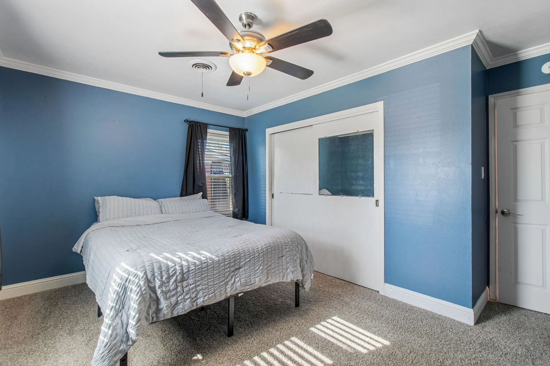 Single Family Residence For Sale in Tarrant County , 1616 Grantland Circle, Fort Worth, Texas 76112, 3 Bedroom, 1 Bathroom, 1 Garage spaces, 1,052 Sqft, built in 1957, mls#21203257, Real Estate Agent in Fort Worth, Homes For Sale in Tarrant county, Homes For Sale in Fort Worth, Realtor in Fort Worth Texas, Real Estate Brokerage Independent Realty Texas, Luminita Cordes Realtor