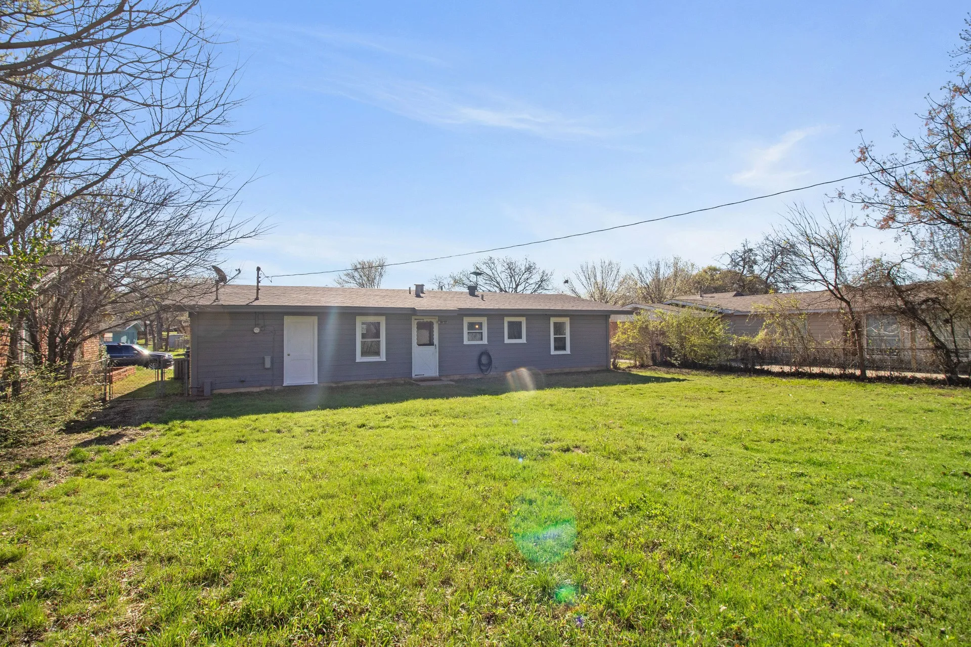 Single Family Residence For Sale in Tarrant County , 1616 Grantland Circle, Fort Worth, Texas 76112, 3 Bedroom, 1 Bathroom, 1 Garage spaces, 1,052 Sqft, built in 1957, mls#21203257, Real Estate Agent in Fort Worth, Homes For Sale in Tarrant county, Homes For Sale in Fort Worth, Realtor in Fort Worth Texas, Real Estate Brokerage Independent Realty Texas, Luminita Cordes Realtor