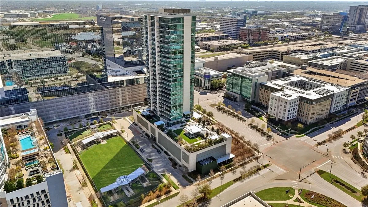 Condominium For Sale in Collin County , 7901 Windrose Avenue 1701, Plano, Texas 75024, 2 Bedroom, 3 Bathroom, 2 Garage spaces, 2,245 Sqft, built in 2019, mls#21184500, Real Estate Agent in Plano, Homes For Sale in Collin county, Homes For Sale in Plano, Realtor in Plano Texas, Real Estate Brokerage Independent Realty Texas, Luminita Cordes Realtor
