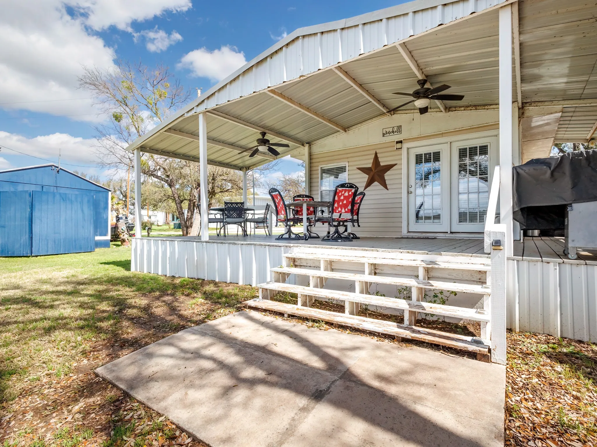 View of patio / terrace featuring ceiling fan