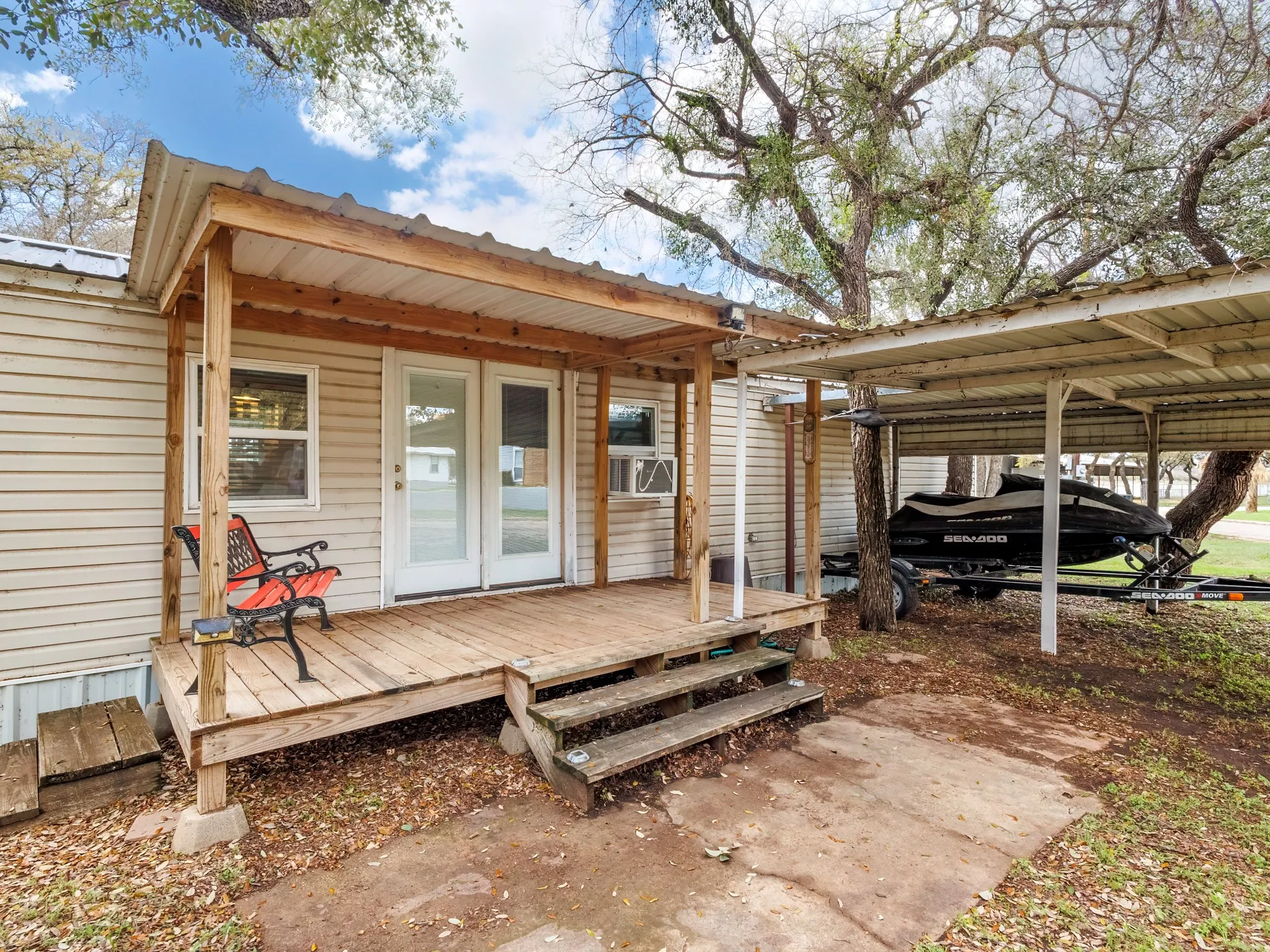 Single Family Residence For Sale in Brown County , 109 Minton Lane, Brownwood, Texas 76801, 2 Bedroom, 2 Bathroom, Garage spaces, 1,393 Sqft, built in 1974, Preowned, mls#21208344, Real Estate Agent in Brownwood, Homes For Sale in Brown county, Homes For Sale in Brownwood, Realtor in Brownwood Texas, Real Estate Brokerage Independent Realty Texas, Luminita Cordes Realtor