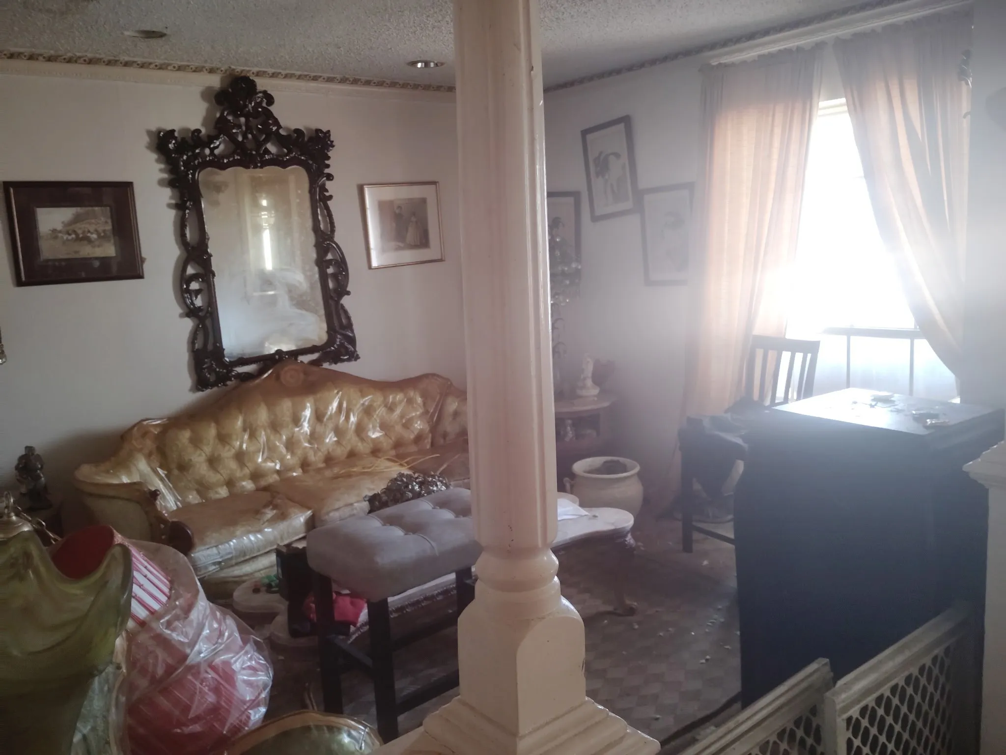 Living room with a textured ceiling