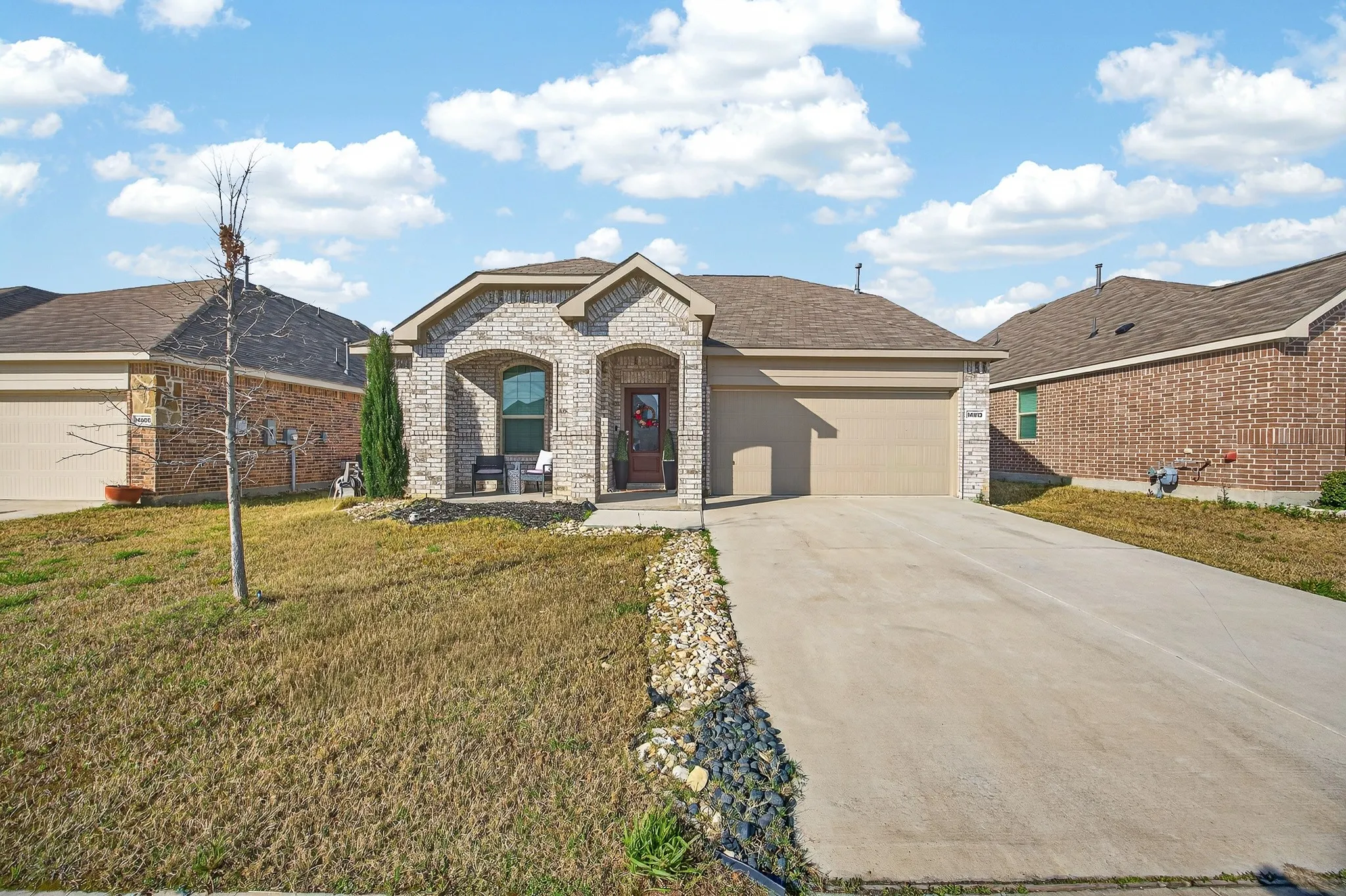 Single Family Residence For Sale in Denton County , 14813 Mainstay Way, Fort Worth, Texas 76052, 4 Bedroom, 3 Bathroom, 2 Garage spaces, 2,340 Sqft, built in 2021, mls#21208380, Real Estate Agent in Fort Worth, Homes For Sale in Denton county, Homes For Sale in Fort Worth, Realtor in Fort Worth Texas, Real Estate Brokerage Independent Realty Texas, Luminita Cordes Realtor
