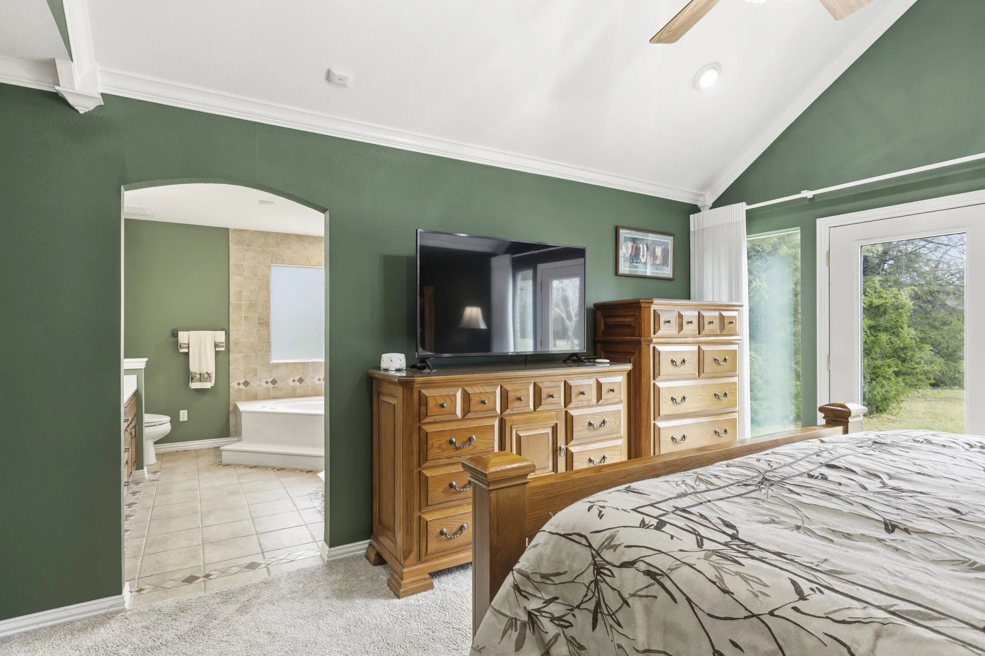 Single Family Residence For Sale in Hunt County , 6675 County Road 2560, Quinlan, Texas 75474, 5 Bedroom, 4 Bathroom, 3 Garage spaces, 3,062 Sqft, built in 1999, Preowned, mls#21207804, Real Estate Agent in Quinlan, Homes For Sale in Hunt county, Homes For Sale in Quinlan, Realtor in Quinlan Texas, Real Estate Brokerage Independent Realty Texas, Luminita Cordes Realtor