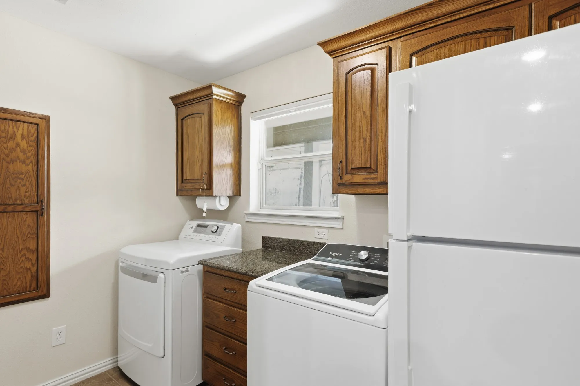 Single Family Residence For Sale in Hunt County , 6675 County Road 2560, Quinlan, Texas 75474, 5 Bedroom, 4 Bathroom, 3 Garage spaces, 3,062 Sqft, built in 1999, Preowned, mls#21207804, Real Estate Agent in Quinlan, Homes For Sale in Hunt county, Homes For Sale in Quinlan, Realtor in Quinlan Texas, Real Estate Brokerage Independent Realty Texas, Luminita Cordes Realtor