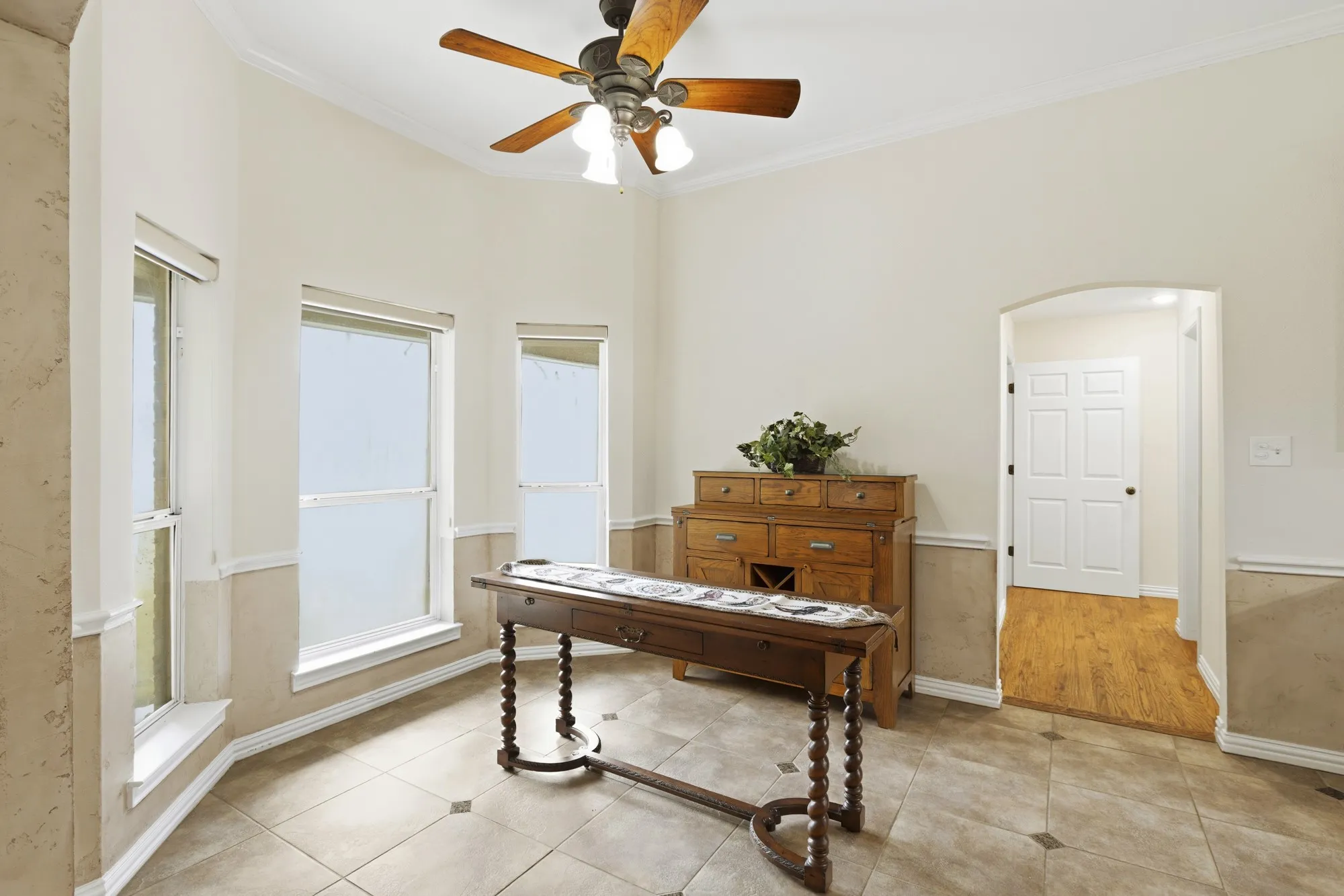 Single Family Residence For Sale in Hunt County , 6675 County Road 2560, Quinlan, Texas 75474, 5 Bedroom, 4 Bathroom, 3 Garage spaces, 3,062 Sqft, built in 1999, Preowned, mls#21207804, Real Estate Agent in Quinlan, Homes For Sale in Hunt county, Homes For Sale in Quinlan, Realtor in Quinlan Texas, Real Estate Brokerage Independent Realty Texas, Luminita Cordes Realtor