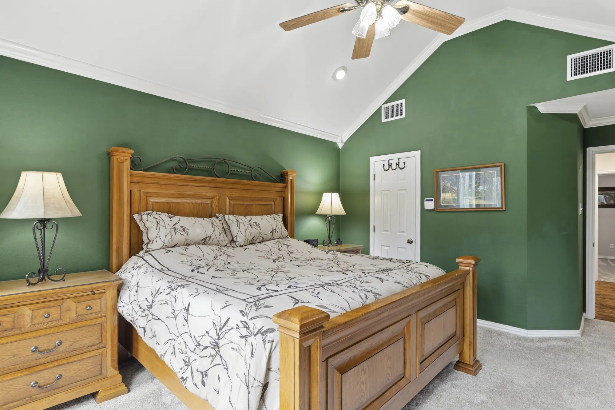 Single Family Residence For Sale in Hunt County , 6675 County Road 2560, Quinlan, Texas 75474, 5 Bedroom, 4 Bathroom, 3 Garage spaces, 3,062 Sqft, built in 1999, Preowned, mls#21207804, Real Estate Agent in Quinlan, Homes For Sale in Hunt county, Homes For Sale in Quinlan, Realtor in Quinlan Texas, Real Estate Brokerage Independent Realty Texas, Luminita Cordes Realtor