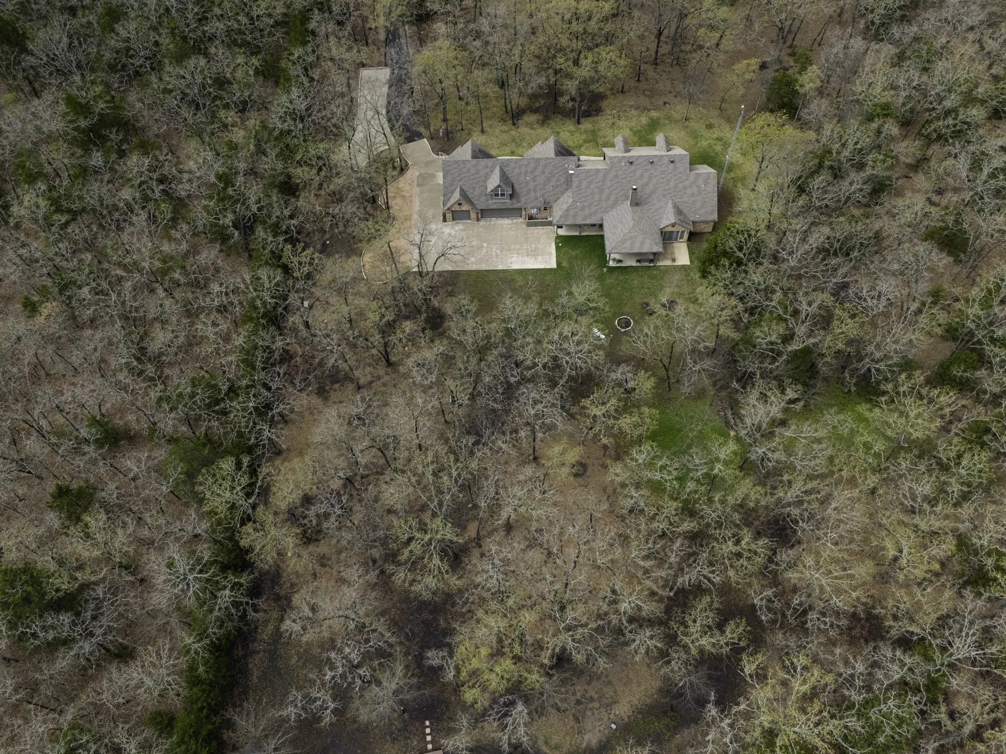 Single Family Residence For Sale in Hunt County , 6675 County Road 2560, Quinlan, Texas 75474, 5 Bedroom, 4 Bathroom, 3 Garage spaces, 3,062 Sqft, built in 1999, Preowned, mls#21207804, Real Estate Agent in Quinlan, Homes For Sale in Hunt county, Homes For Sale in Quinlan, Realtor in Quinlan Texas, Real Estate Brokerage Independent Realty Texas, Luminita Cordes Realtor