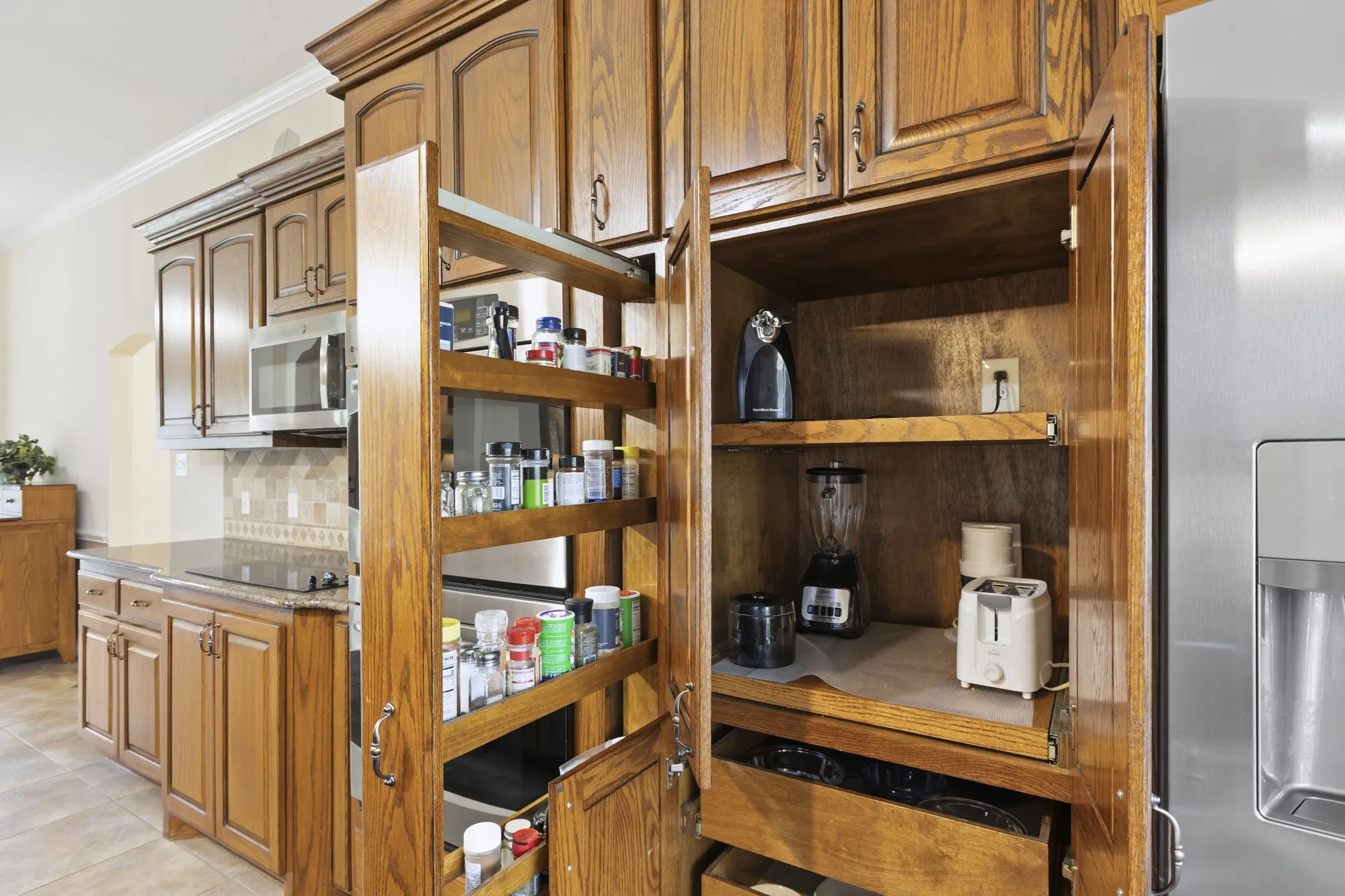 Single Family Residence For Sale in Hunt County , 6675 County Road 2560, Quinlan, Texas 75474, 5 Bedroom, 4 Bathroom, 3 Garage spaces, 3,062 Sqft, built in 1999, Preowned, mls#21207804, Real Estate Agent in Quinlan, Homes For Sale in Hunt county, Homes For Sale in Quinlan, Realtor in Quinlan Texas, Real Estate Brokerage Independent Realty Texas, Luminita Cordes Realtor
