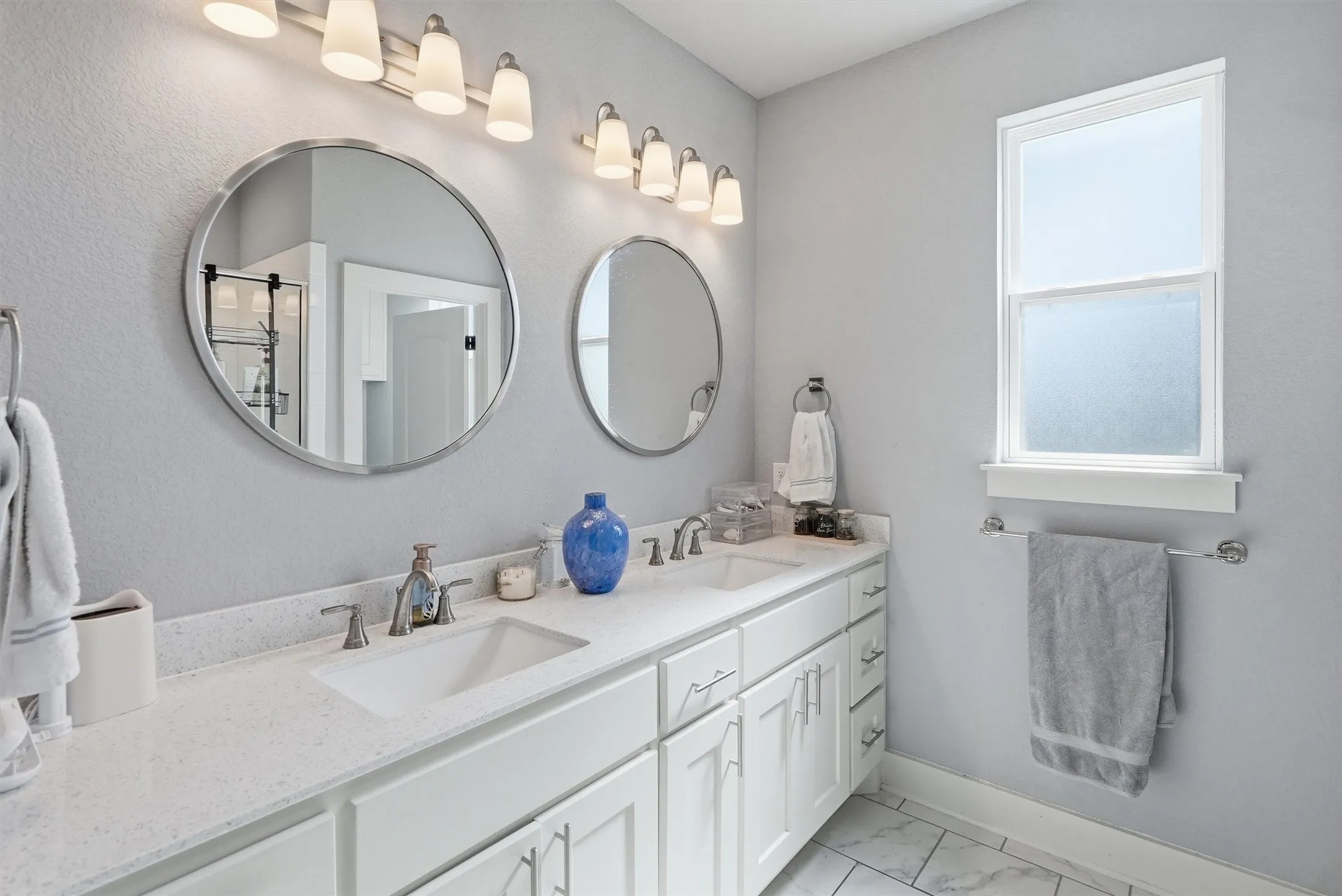 Single Family Residence For Sale in Hood County , 4004 Gallivant Drive, Granbury, Texas 76049, 3 Bedroom, 2 Bathroom, 2 Garage spaces, 1,610 Sqft, built in 2021, Preowned, mls#21191526, Real Estate Agent in Granbury, Homes For Sale in Hood county, Homes For Sale in Granbury, Realtor in Granbury Texas, Real Estate Brokerage Independent Realty Texas, Luminita Cordes Realtor
