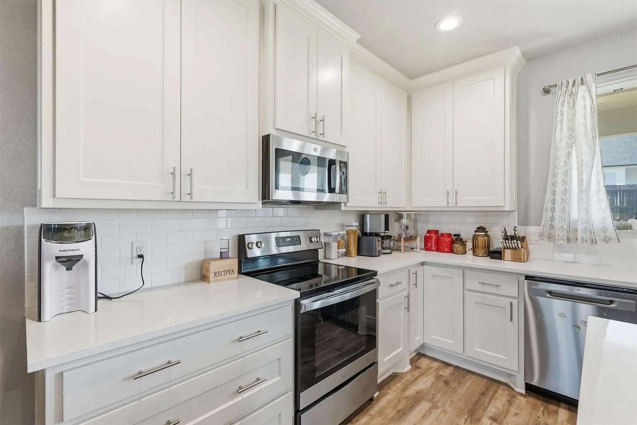 Single Family Residence For Sale in Hood County , 4004 Gallivant Drive, Granbury, Texas 76049, 3 Bedroom, 2 Bathroom, 2 Garage spaces, 1,610 Sqft, built in 2021, Preowned, mls#21191526, Real Estate Agent in Granbury, Homes For Sale in Hood county, Homes For Sale in Granbury, Realtor in Granbury Texas, Real Estate Brokerage Independent Realty Texas, Luminita Cordes Realtor