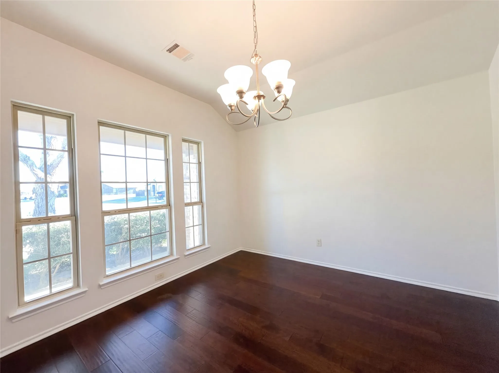 Single Family Residence For Sale in Denton County , 5591 Coventry Drive, Prosper, Texas 75078, 4 Bedroom, 2 Bathroom, 2 Garage spaces, 1,840 Sqft, built in 2014, Preowned, mls#21208393, Real Estate Agent in Prosper, Homes For Sale in Denton county, Homes For Sale in Prosper, Realtor in Prosper Texas, Real Estate Brokerage Independent Realty Texas, Luminita Cordes Realtor