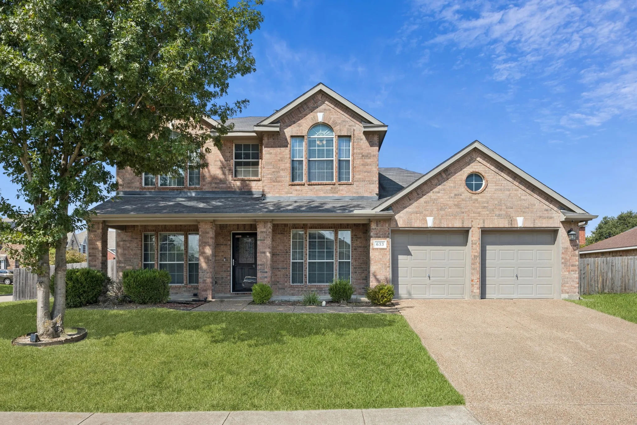 Single Family Residence For Sale in Dallas County , 633 Daisy Drive, De Soto, Texas 75115, 4 Bedroom, 3 Bathroom, 2 Garage spaces, 2,636 Sqft, built in 2003, Preowned, mls#21206119, Real Estate Agent in De Soto, Homes For Sale in Dallas county, Homes For Sale in De Soto, Realtor in De Soto Texas, Real Estate Brokerage Independent Realty Texas, Luminita Cordes Realtor