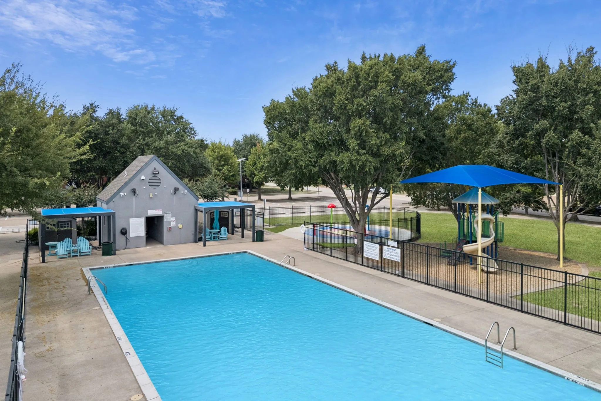 Single Family Residence For Sale in Dallas County , 633 Daisy Drive, De Soto, Texas 75115, 4 Bedroom, 3 Bathroom, 2 Garage spaces, 2,636 Sqft, built in 2003, Preowned, mls#21206119, Real Estate Agent in De Soto, Homes For Sale in Dallas county, Homes For Sale in De Soto, Realtor in De Soto Texas, Real Estate Brokerage Independent Realty Texas, Luminita Cordes Realtor