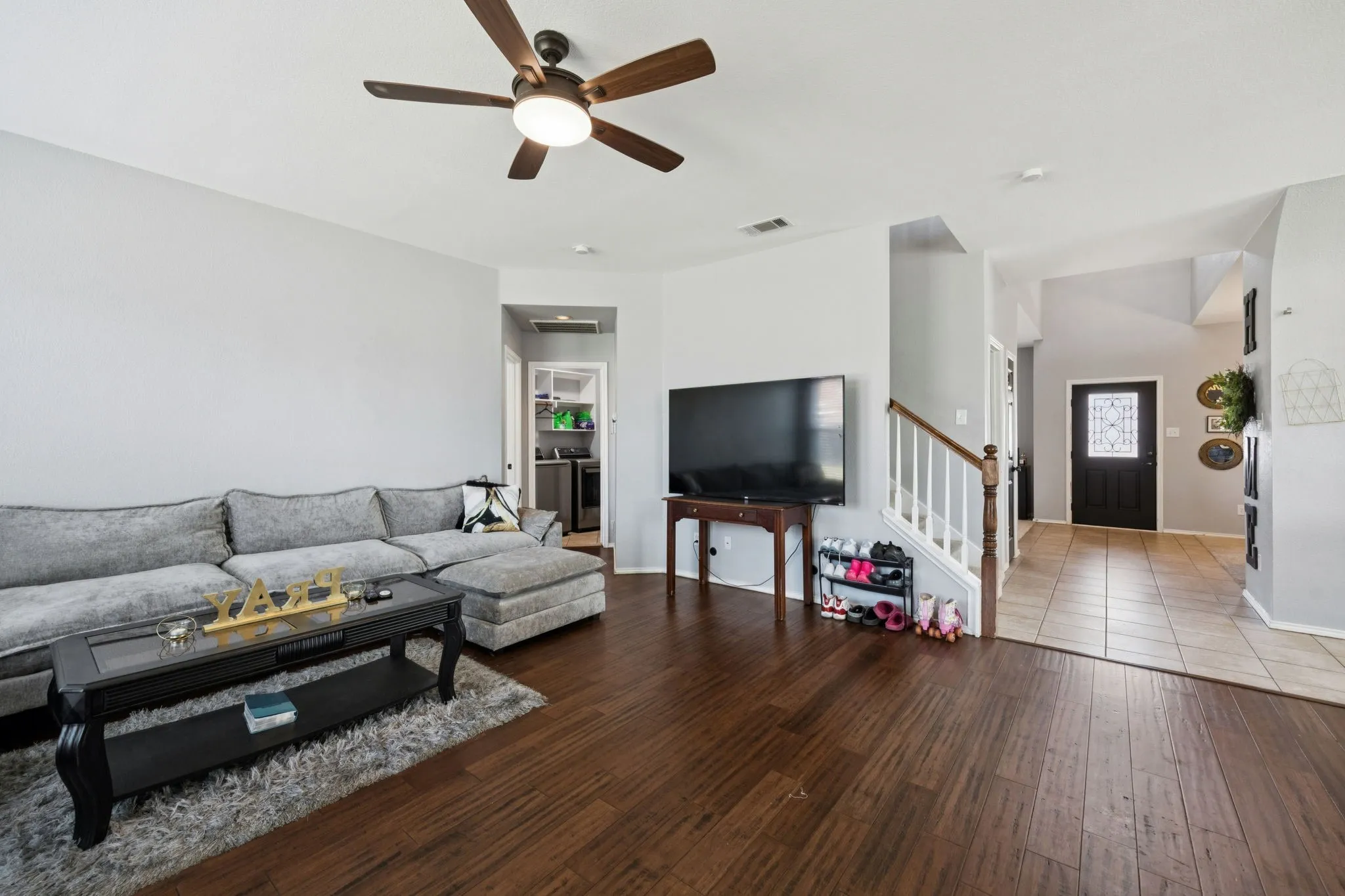 Single Family Residence For Sale in Dallas County , 633 Daisy Drive, De Soto, Texas 75115, 4 Bedroom, 3 Bathroom, 2 Garage spaces, 2,636 Sqft, built in 2003, Preowned, mls#21206119, Real Estate Agent in De Soto, Homes For Sale in Dallas county, Homes For Sale in De Soto, Realtor in De Soto Texas, Real Estate Brokerage Independent Realty Texas, Luminita Cordes Realtor