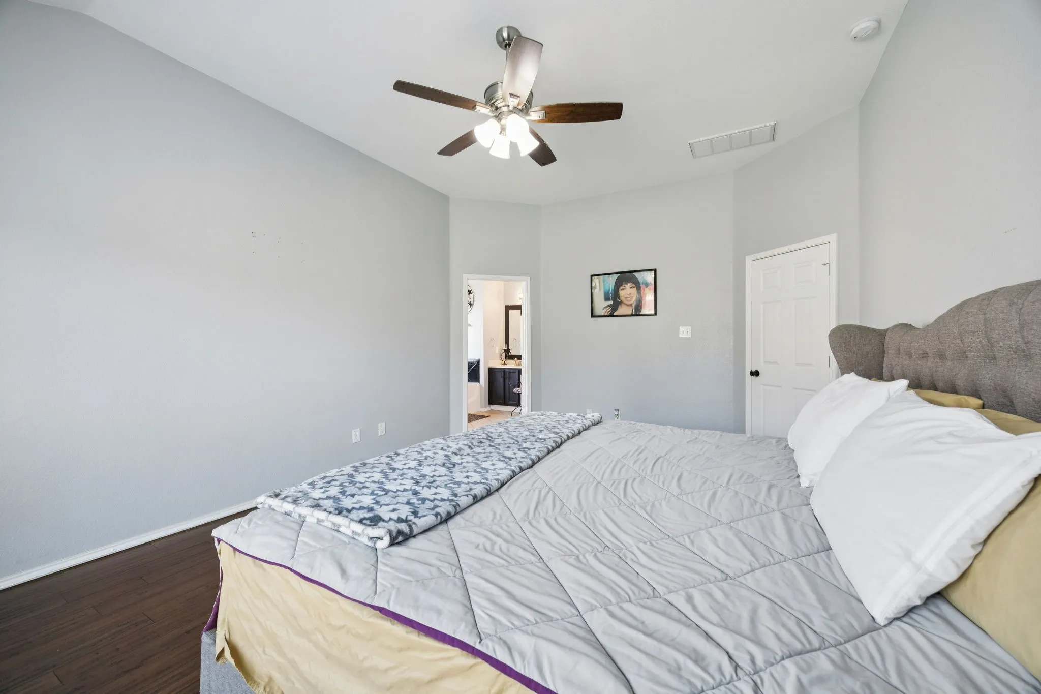 Single Family Residence For Sale in Dallas County , 633 Daisy Drive, De Soto, Texas 75115, 4 Bedroom, 3 Bathroom, 2 Garage spaces, 2,636 Sqft, built in 2003, Preowned, mls#21206119, Real Estate Agent in De Soto, Homes For Sale in Dallas county, Homes For Sale in De Soto, Realtor in De Soto Texas, Real Estate Brokerage Independent Realty Texas, Luminita Cordes Realtor