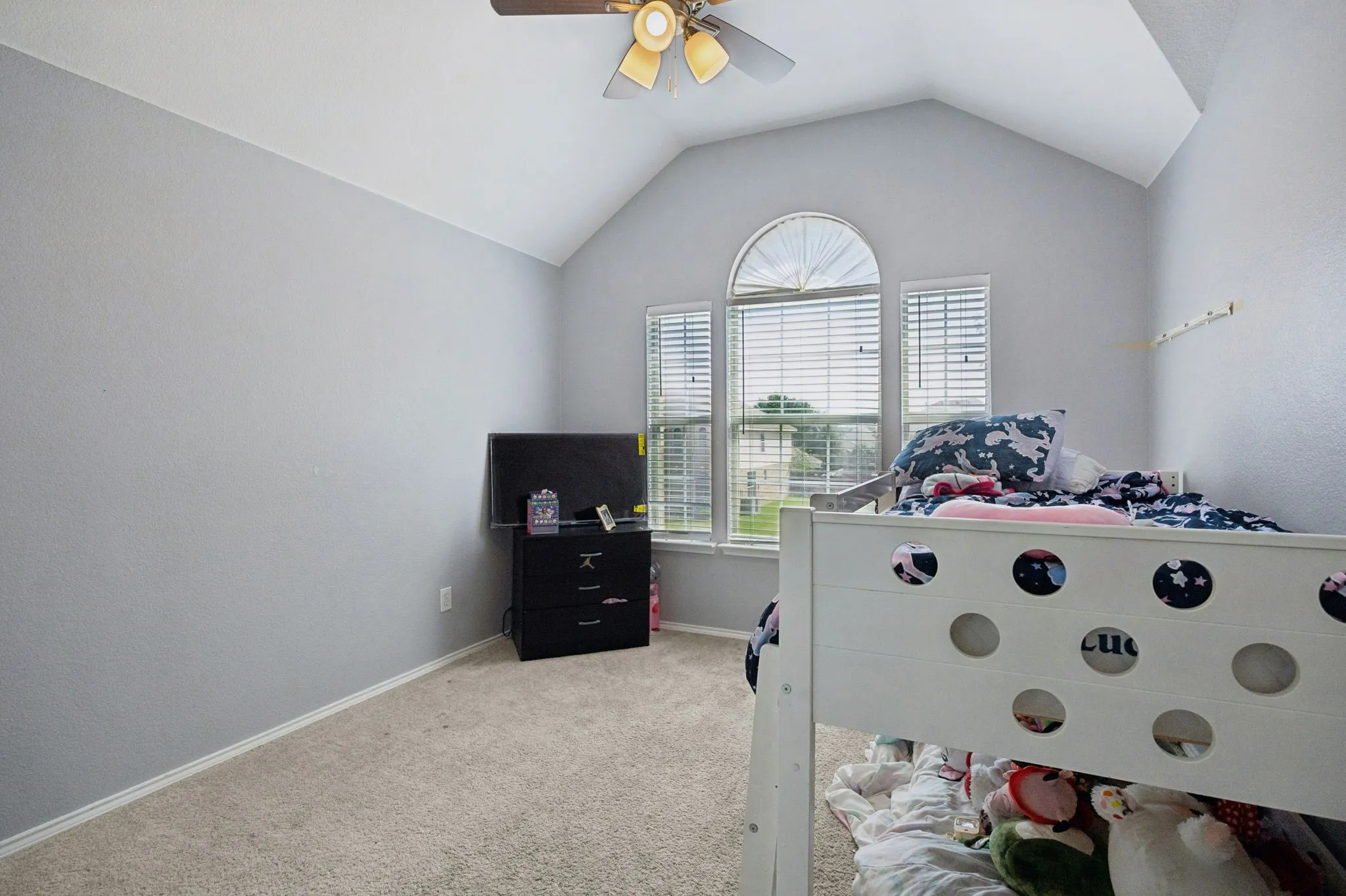 Single Family Residence For Sale in Dallas County , 633 Daisy Drive, De Soto, Texas 75115, 4 Bedroom, 3 Bathroom, 2 Garage spaces, 2,636 Sqft, built in 2003, Preowned, mls#21206119, Real Estate Agent in De Soto, Homes For Sale in Dallas county, Homes For Sale in De Soto, Realtor in De Soto Texas, Real Estate Brokerage Independent Realty Texas, Luminita Cordes Realtor