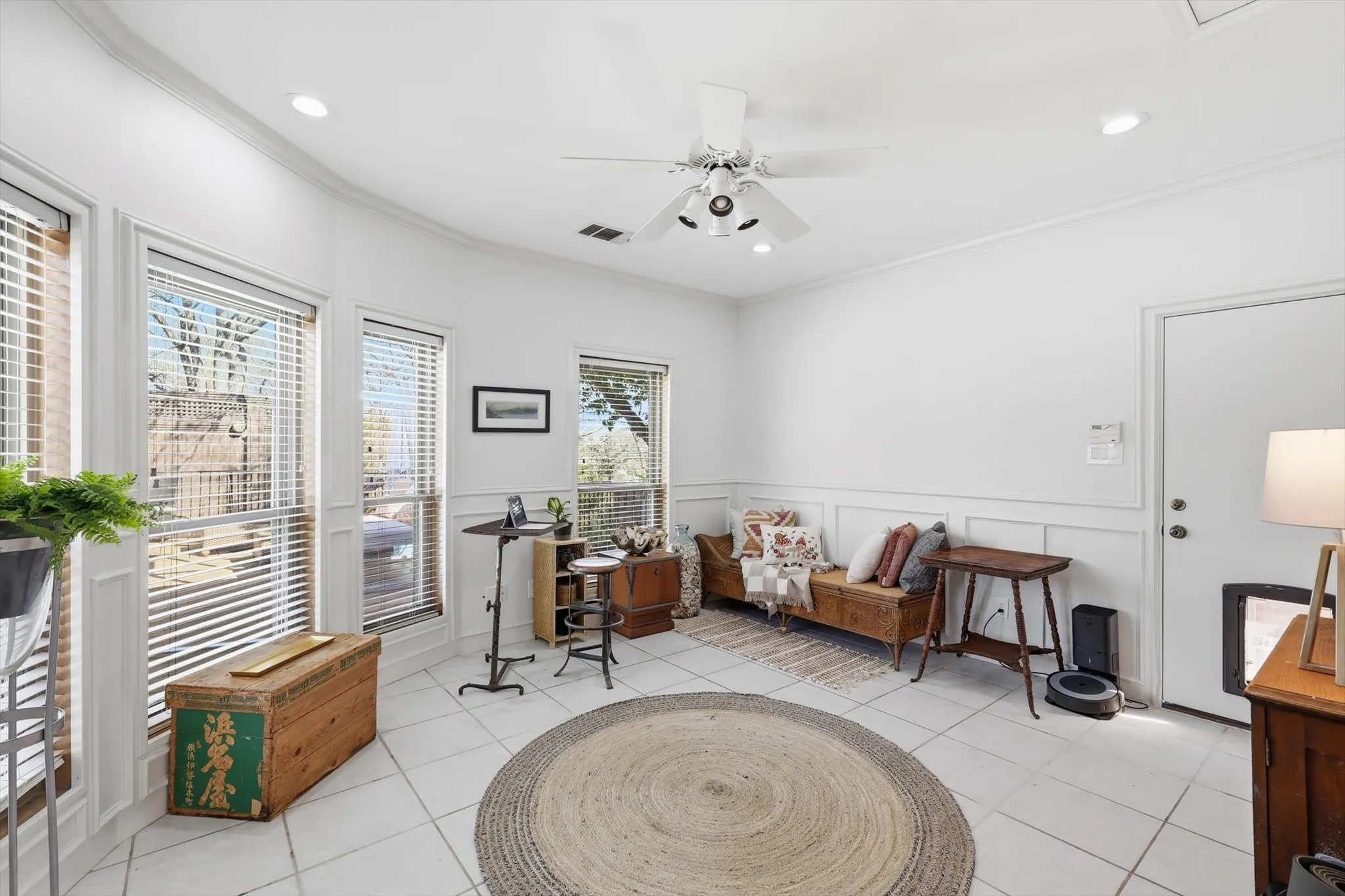 Single Family Residence For Sale in Dallas County , 14917 Oaks North Drive, Addison, Texas 75254, 3 Bedroom, 7 Bathroom, 2 Garage spaces, 3,407 Sqft, built in 1984, mls#21204568, Real Estate Agent in Addison, Homes For Sale in Dallas county, Homes For Sale in Addison, Realtor in Addison Texas, Real Estate Brokerage Independent Realty Texas, Luminita Cordes Realtor