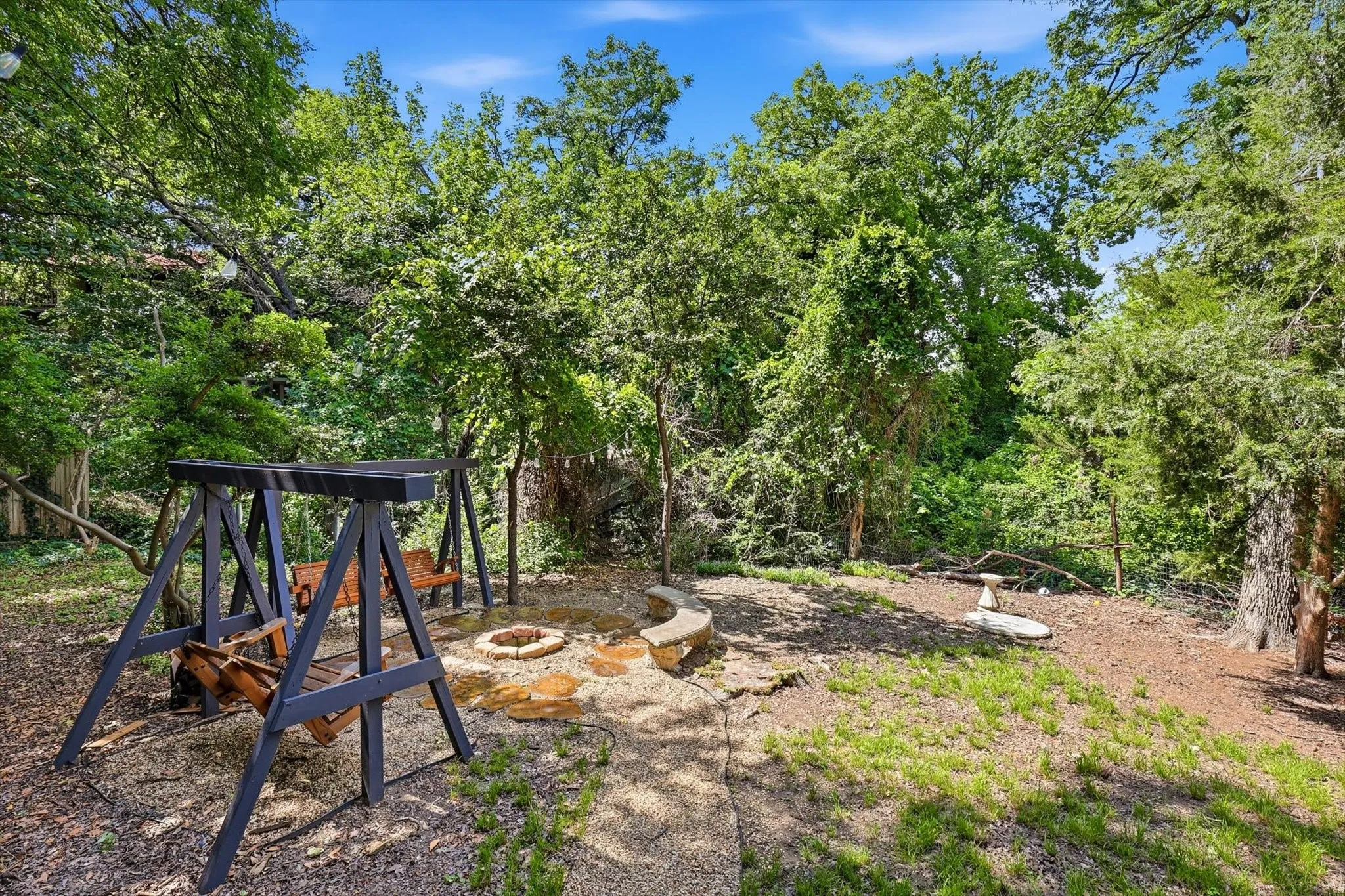 Single Family Residence For Sale in Dallas County , 14917 Oaks North Drive, Addison, Texas 75254, 3 Bedroom, 7 Bathroom, 2 Garage spaces, 3,407 Sqft, built in 1984, mls#21204568, Real Estate Agent in Addison, Homes For Sale in Dallas county, Homes For Sale in Addison, Realtor in Addison Texas, Real Estate Brokerage Independent Realty Texas, Luminita Cordes Realtor