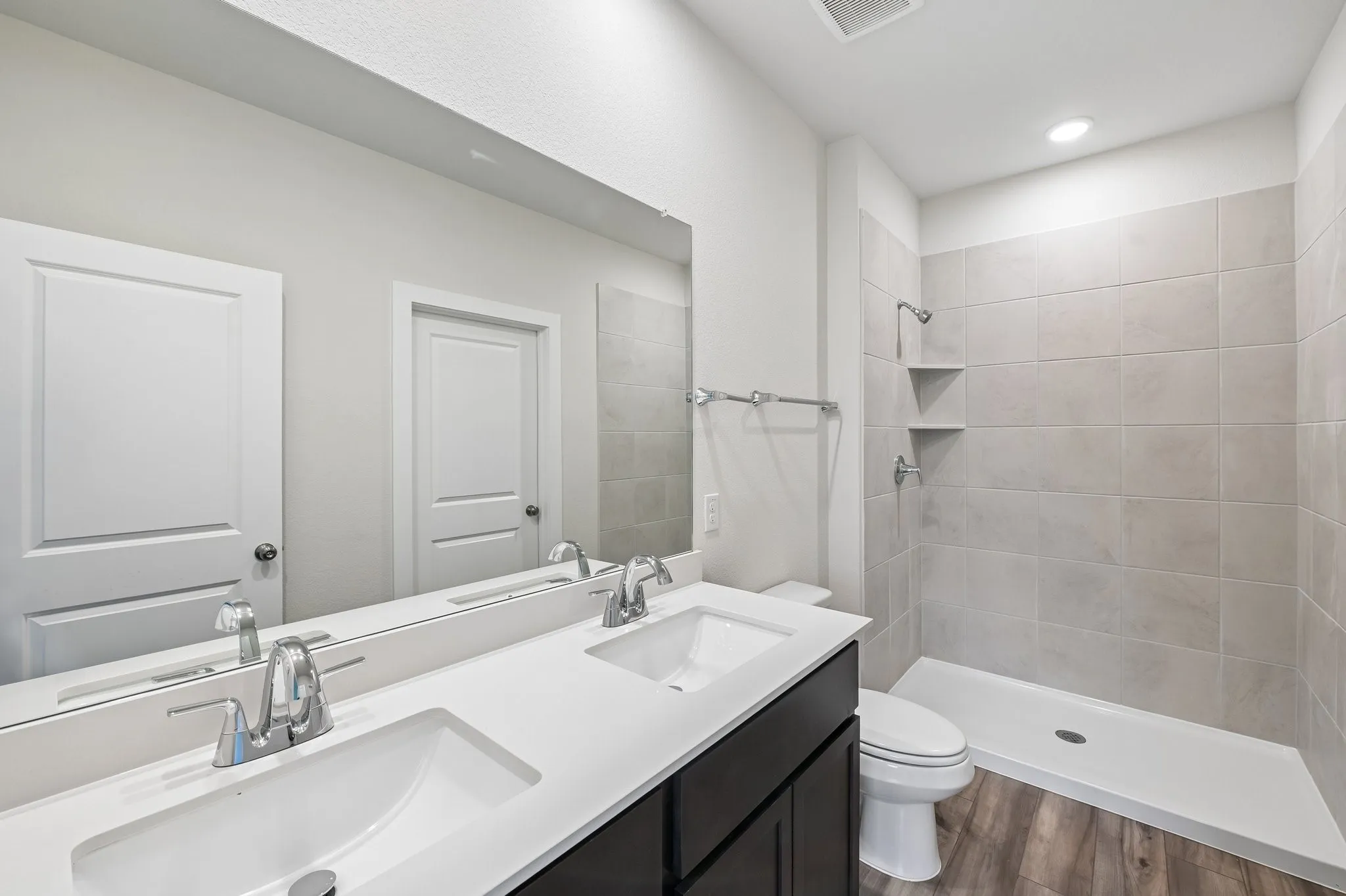 Single Family Residence For Sale in Johnson County , 117 Annabelle Street, Cleburne, Texas 76031, 3 Bedroom, 2 Bathroom, 2 Garage spaces, 1,290 Sqft, built in 2026, New Construction - Incomplete, mls#21208469, Real Estate Agent in Cleburne, Homes For Sale in Johnson county, Homes For Sale in Cleburne, Realtor in Cleburne Texas, Real Estate Brokerage Independent Realty Texas, Luminita Cordes Realtor