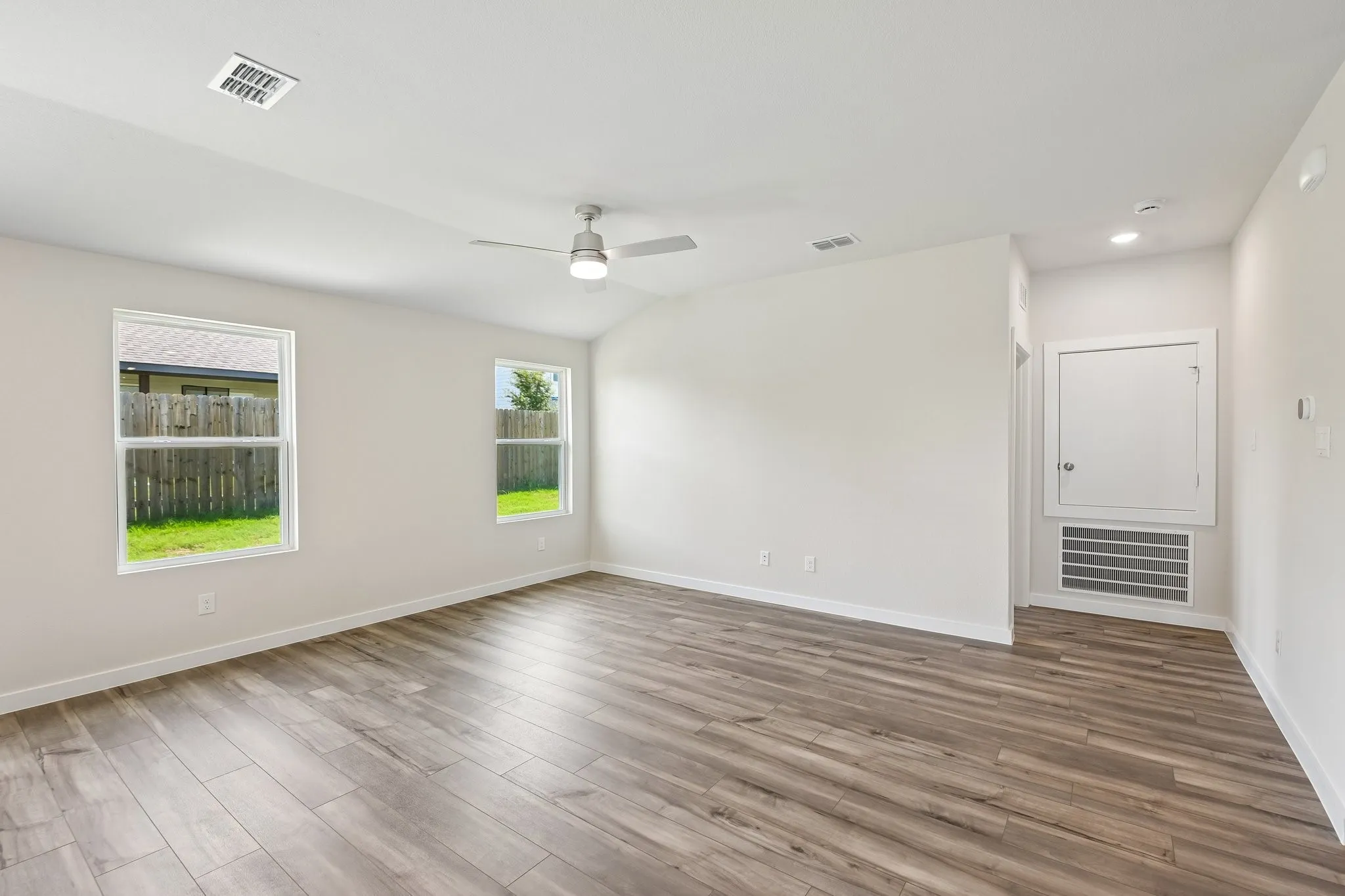 Single Family Residence For Sale in Johnson County , 117 Annabelle Street, Cleburne, Texas 76031, 3 Bedroom, 2 Bathroom, 2 Garage spaces, 1,290 Sqft, built in 2026, New Construction - Incomplete, mls#21208469, Real Estate Agent in Cleburne, Homes For Sale in Johnson county, Homes For Sale in Cleburne, Realtor in Cleburne Texas, Real Estate Brokerage Independent Realty Texas, Luminita Cordes Realtor