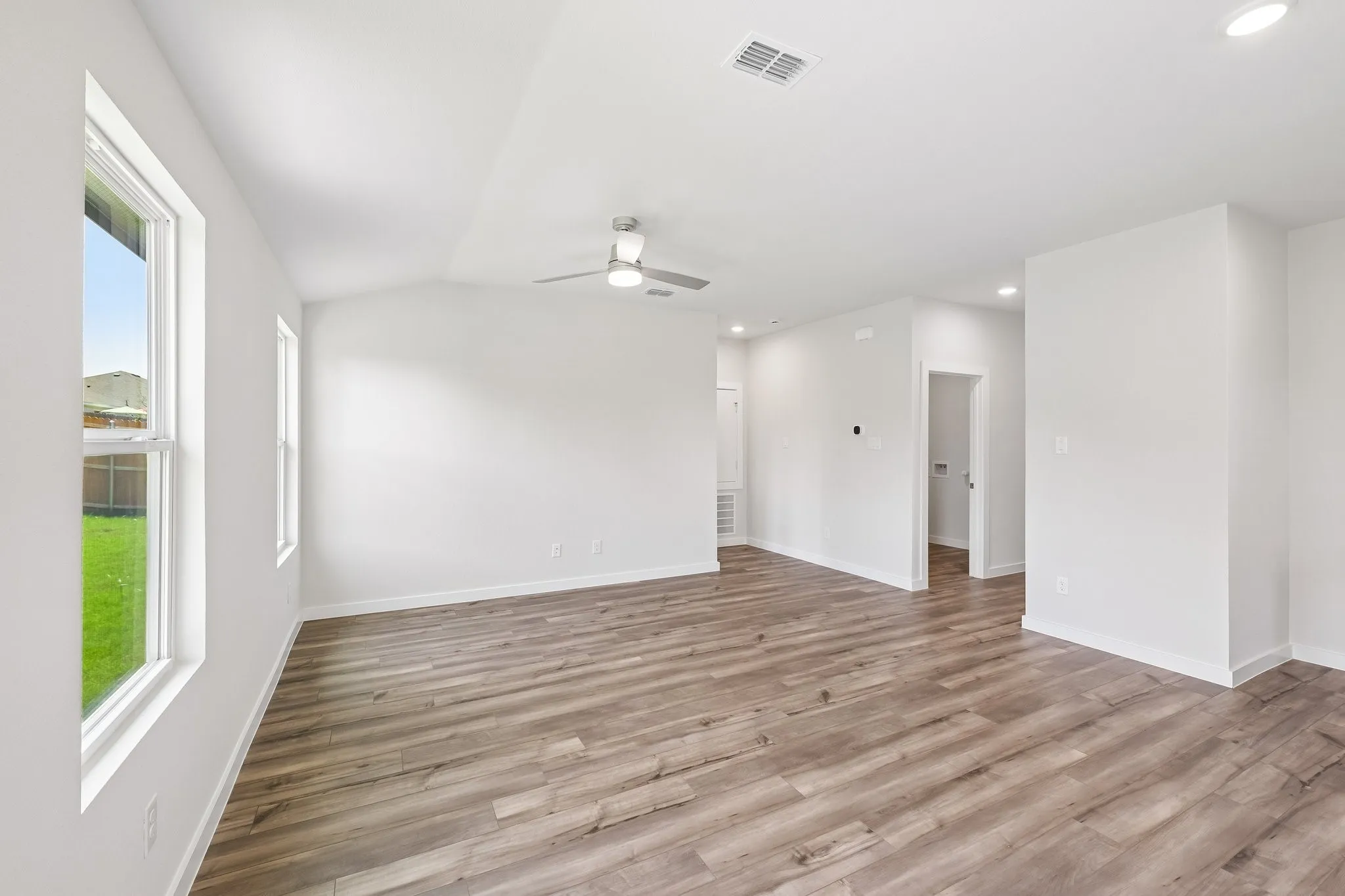 Single Family Residence For Sale in Johnson County , 117 Annabelle Street, Cleburne, Texas 76031, 3 Bedroom, 2 Bathroom, 2 Garage spaces, 1,290 Sqft, built in 2026, New Construction - Incomplete, mls#21208469, Real Estate Agent in Cleburne, Homes For Sale in Johnson county, Homes For Sale in Cleburne, Realtor in Cleburne Texas, Real Estate Brokerage Independent Realty Texas, Luminita Cordes Realtor