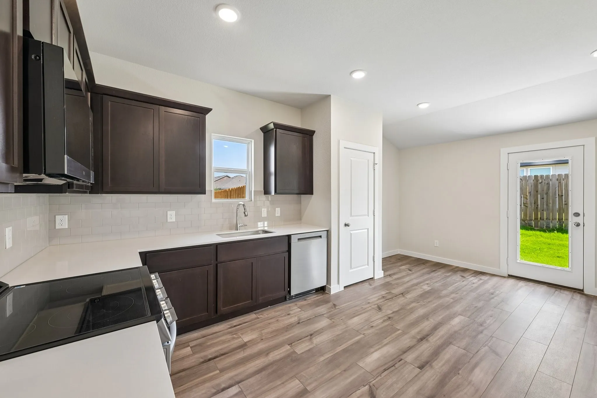 Single Family Residence For Sale in Johnson County , 117 Annabelle Street, Cleburne, Texas 76031, 3 Bedroom, 2 Bathroom, 2 Garage spaces, 1,290 Sqft, built in 2026, New Construction - Incomplete, mls#21208469, Real Estate Agent in Cleburne, Homes For Sale in Johnson county, Homes For Sale in Cleburne, Realtor in Cleburne Texas, Real Estate Brokerage Independent Realty Texas, Luminita Cordes Realtor