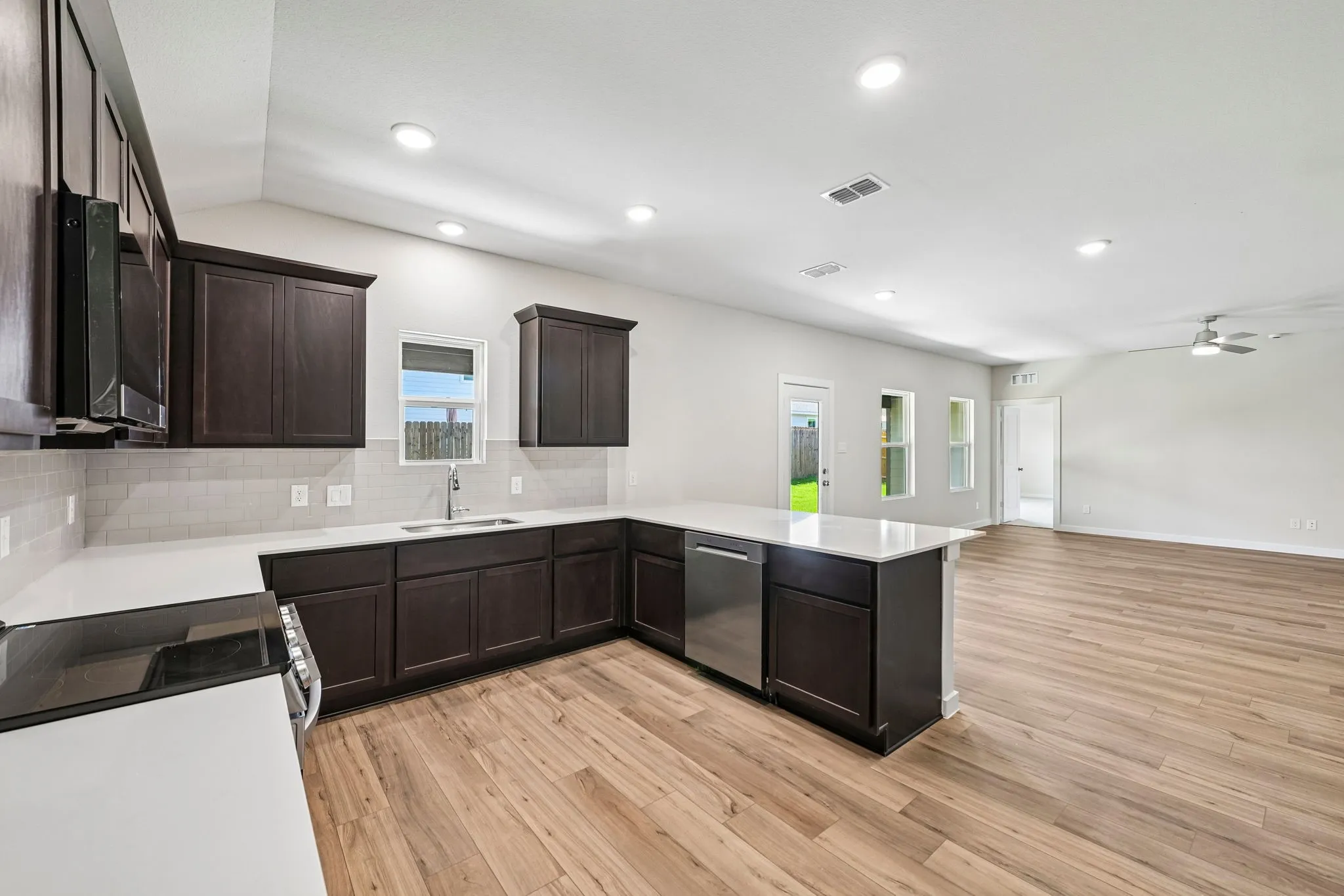 Single Family Residence For Sale in Johnson County , 119 Annabelle Street, Cleburne, Texas 76031, 3 Bedroom, 2 Bathroom, 2 Garage spaces, 1,803 Sqft, built in 2026, New Construction - Incomplete, mls#21208474, Real Estate Agent in Cleburne, Homes For Sale in Johnson county, Homes For Sale in Cleburne, Realtor in Cleburne Texas, Real Estate Brokerage Independent Realty Texas, Luminita Cordes Realtor