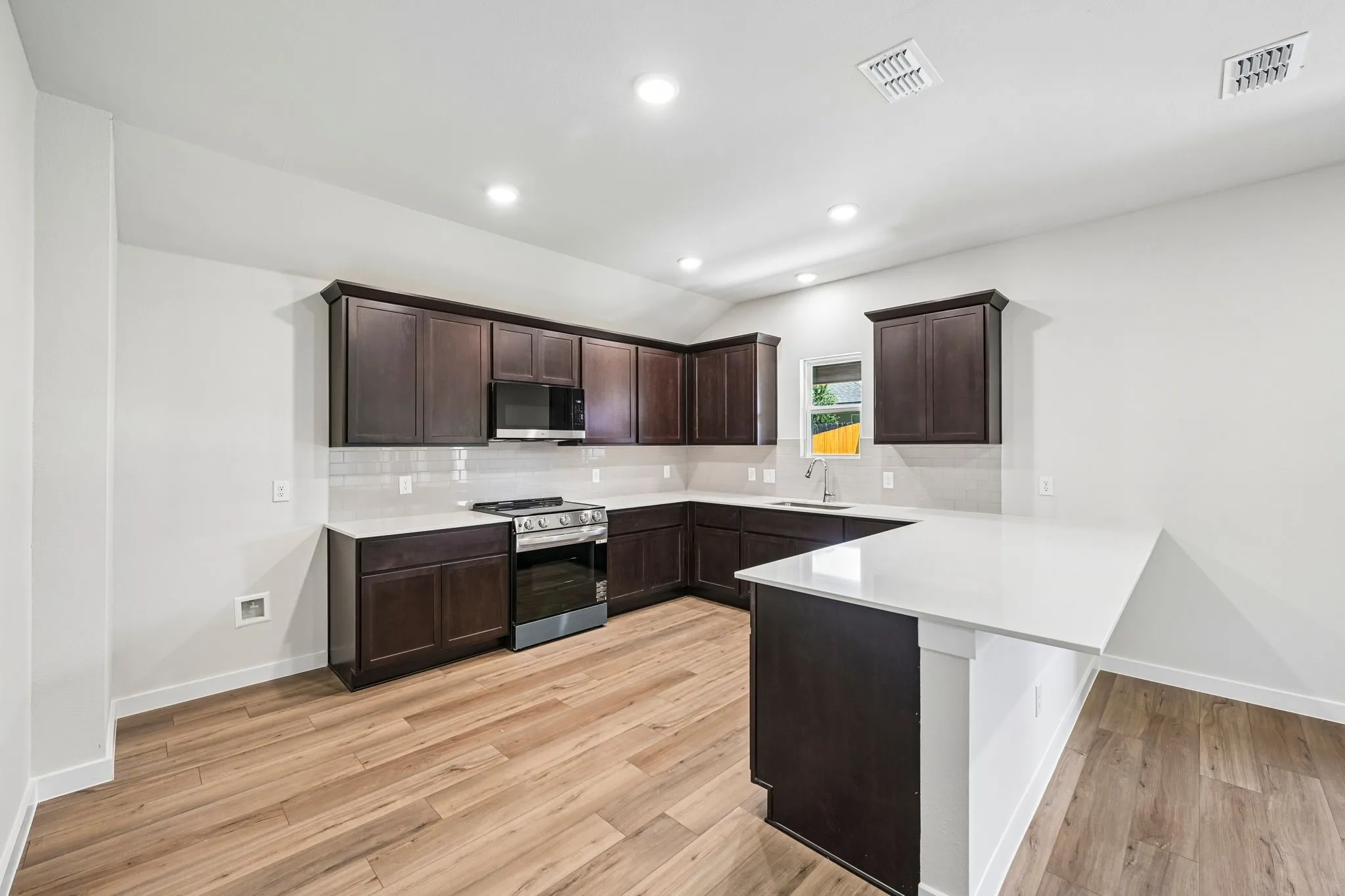 Single Family Residence For Sale in Johnson County , 119 Annabelle Street, Cleburne, Texas 76031, 3 Bedroom, 2 Bathroom, 2 Garage spaces, 1,803 Sqft, built in 2026, New Construction - Incomplete, mls#21208474, Real Estate Agent in Cleburne, Homes For Sale in Johnson county, Homes For Sale in Cleburne, Realtor in Cleburne Texas, Real Estate Brokerage Independent Realty Texas, Luminita Cordes Realtor