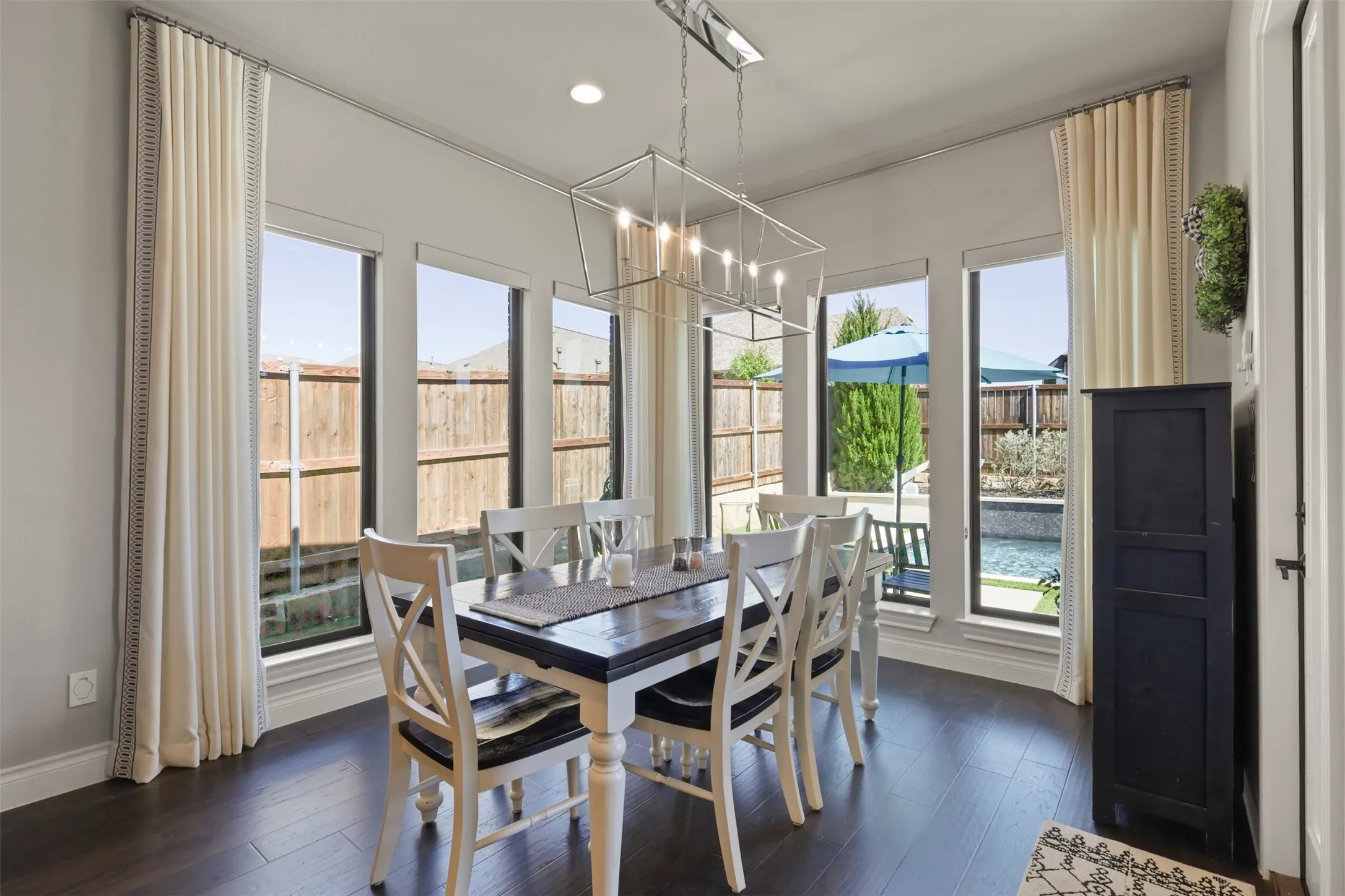 Single Family Residence For Sale in Denton County , 4028 Palomino Road, Aubrey, Texas 76227, 4 Bedroom, 3 Bathroom, 3 Garage spaces, 3,223 Sqft, built in 2020, mls#21207161, Real Estate Agent in Aubrey, Homes For Sale in Denton county, Homes For Sale in Aubrey, Realtor in Aubrey Texas, Real Estate Brokerage Independent Realty Texas, Luminita Cordes Realtor